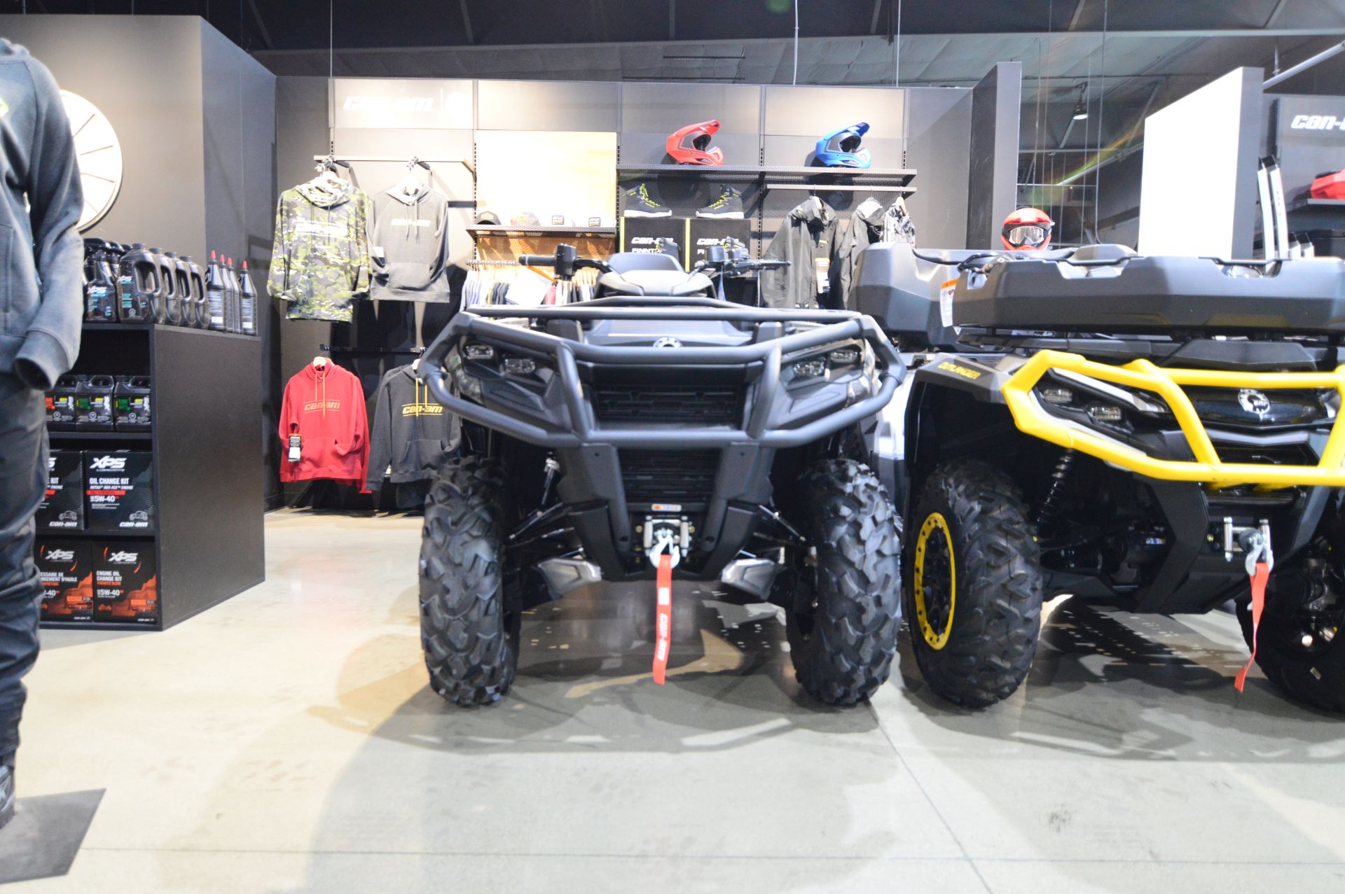 2025 Can-Am Outlander MAX PRO Hunting Edition in Elk Grove, California - Photo 2