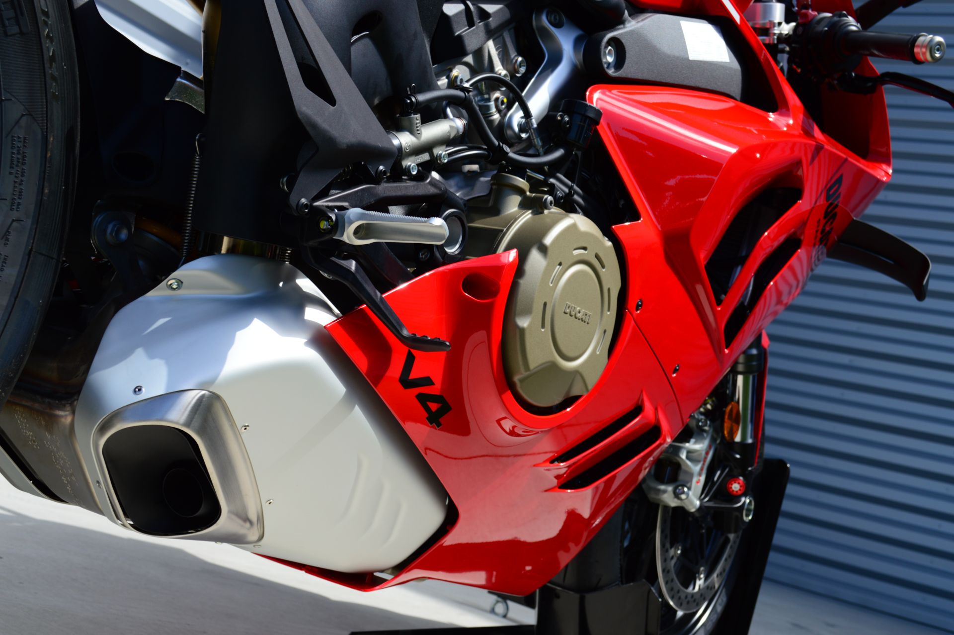 2023 Ducati Panigale V4 in Elk Grove, California - Photo 11