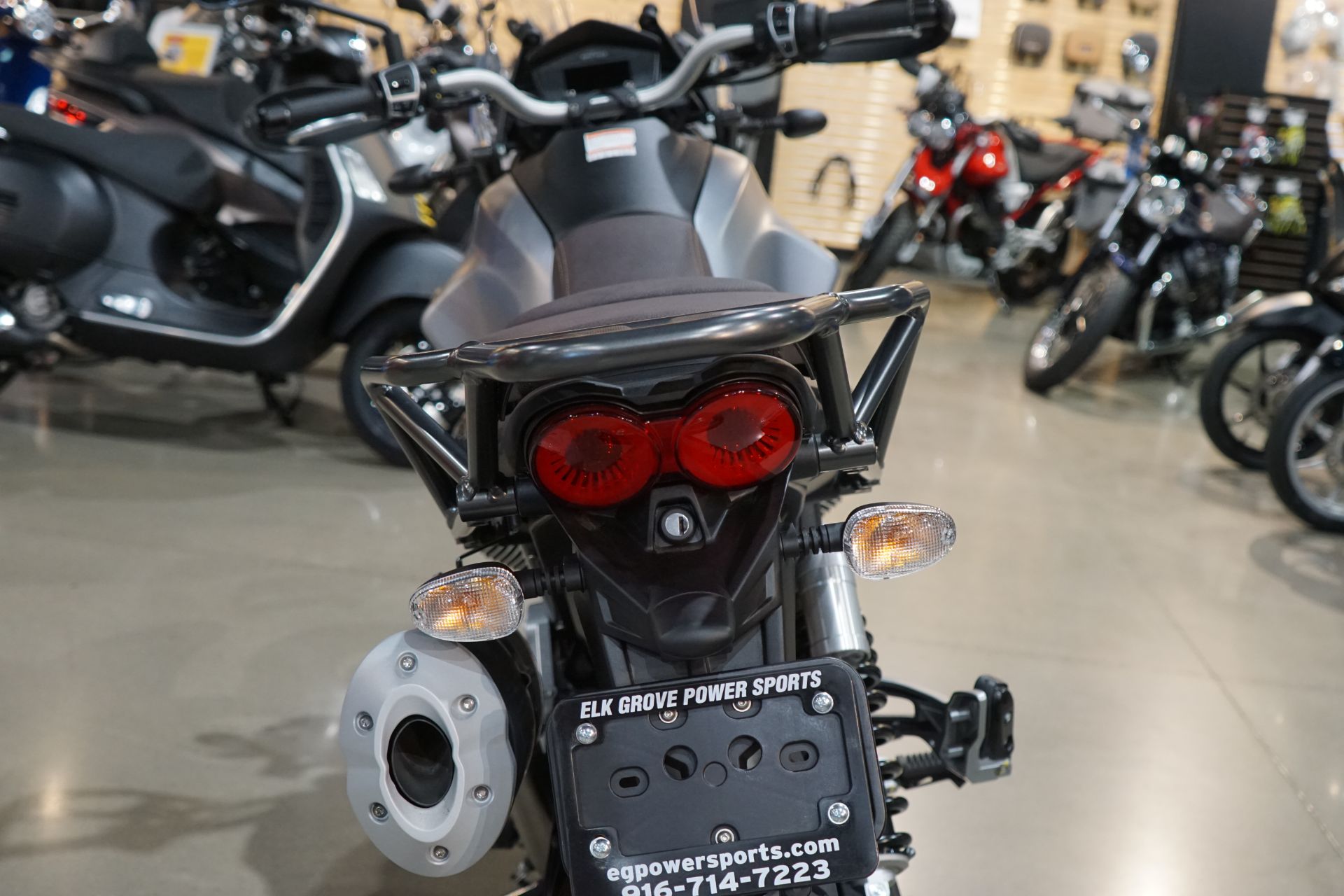 2022 Moto Guzzi V85 TT Centenario E5 in Elk Grove, California - Photo 3