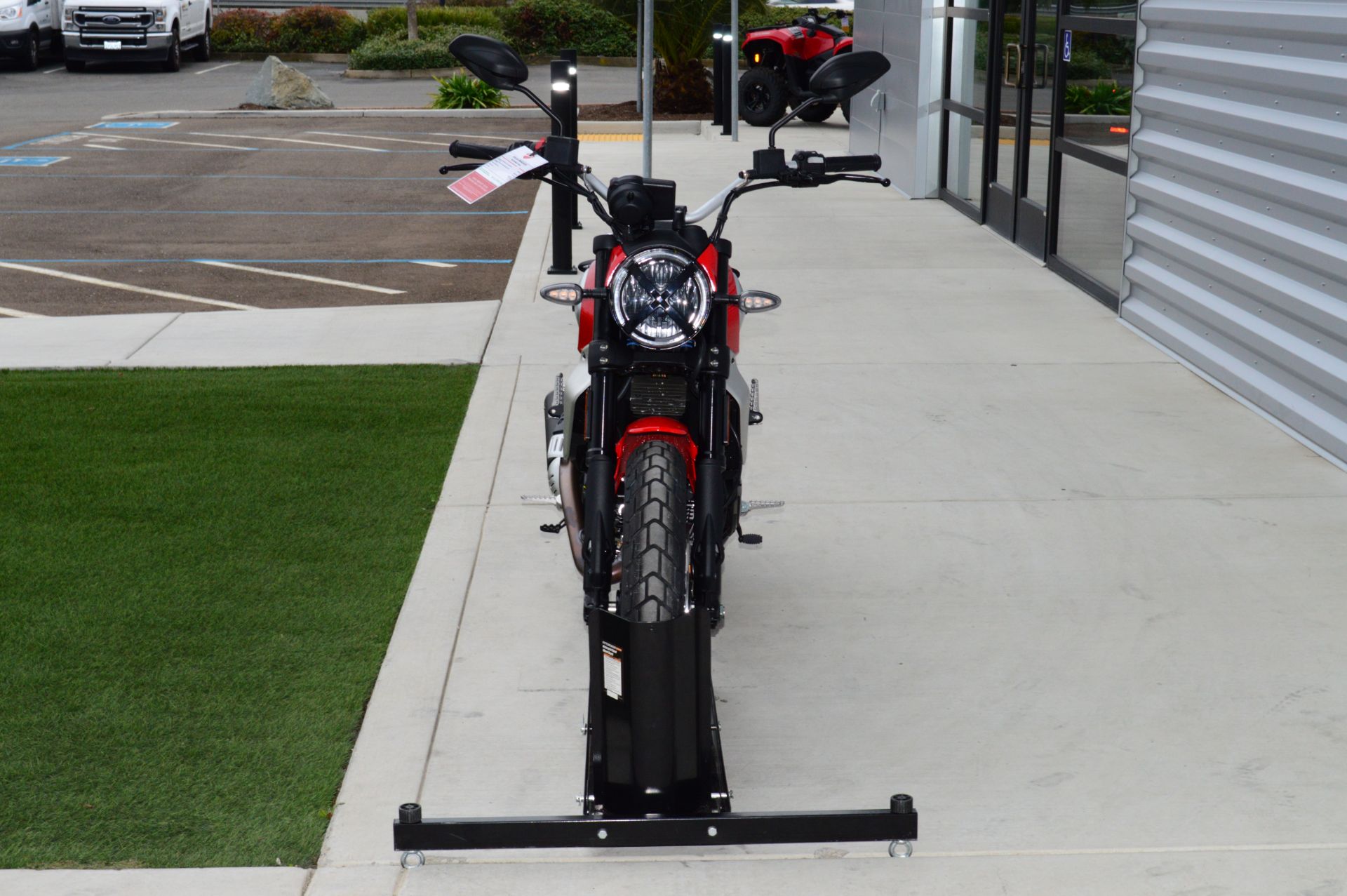 2024 Ducati Scrambler Icon in Elk Grove, California - Photo 10
