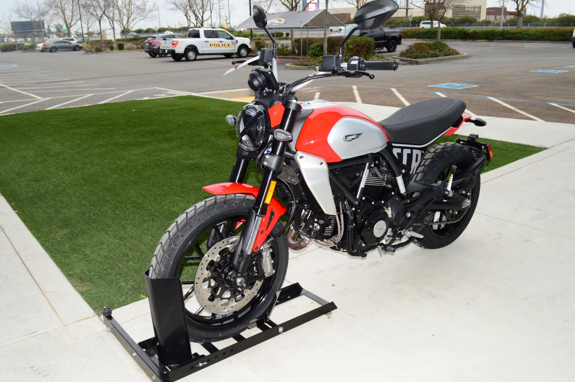 2024 Ducati Scrambler Icon in Elk Grove, California - Photo 3