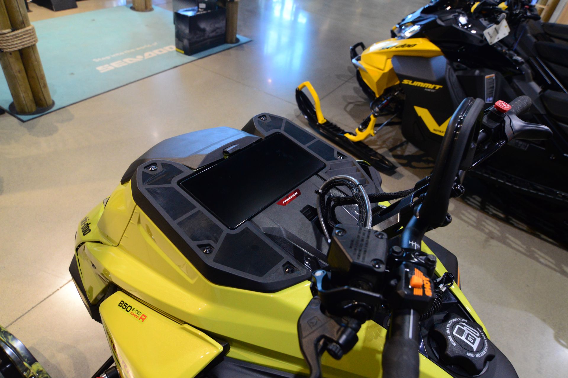 2025 Ski-Doo Freeride 154 850 E-TEC Turbo R SHOT PowderMax X-Light 3.0 w/ 10.25 in. Touchscreen HAC in Elk Grove, California - Photo 9