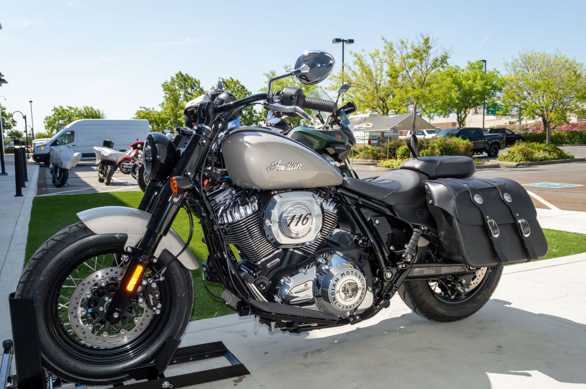 2023 Indian Motorcycle Super Chief Limited ABS in Elk Grove, California - Photo 4