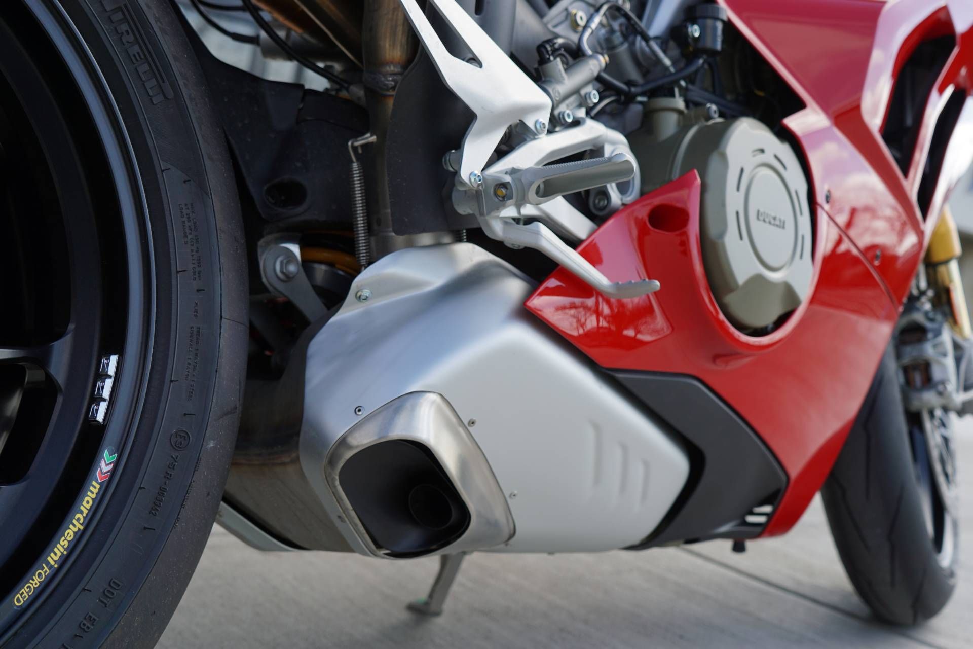 2021 Ducati Panigale V4 S in Elk Grove, California - Photo 4