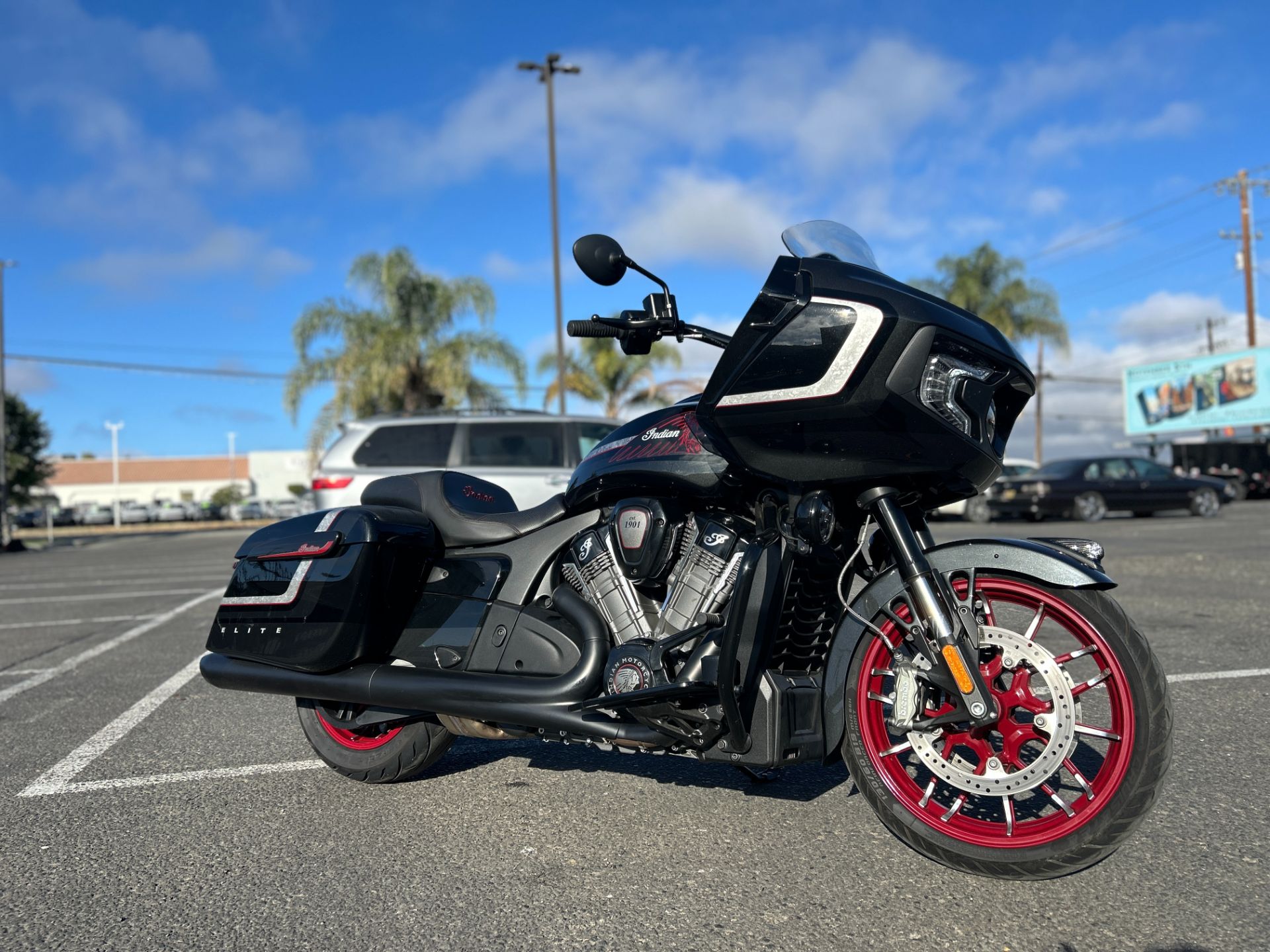 2024 Indian Motorcycle Challenger® Elite in Hollister, California - Photo 1