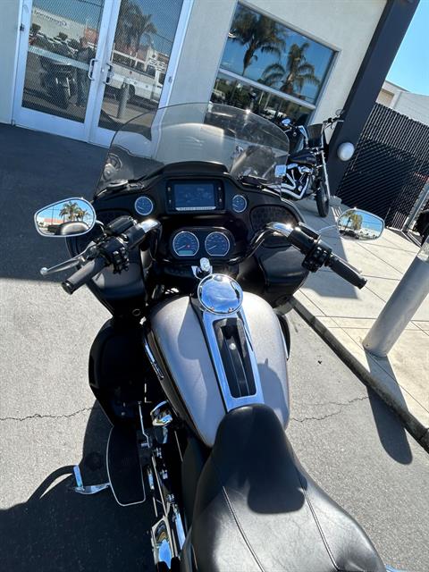 2017 Harley-Davidson Road Glide® Ultra in Hollister, California - Photo 8
