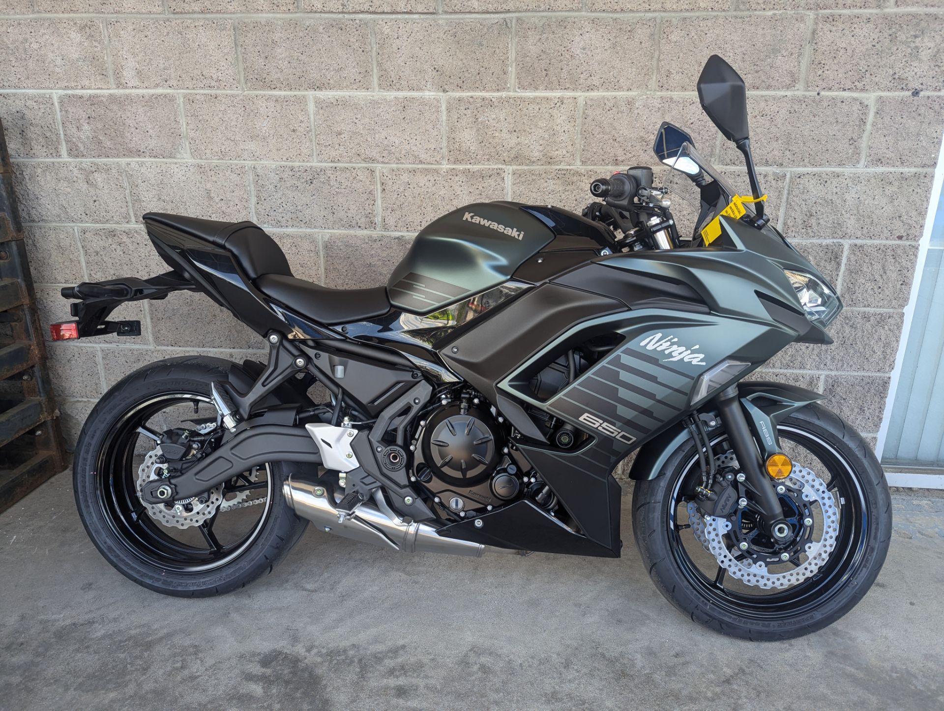 2025 Kawasaki Ninja 650 ABS in Denver, Colorado - Photo 2