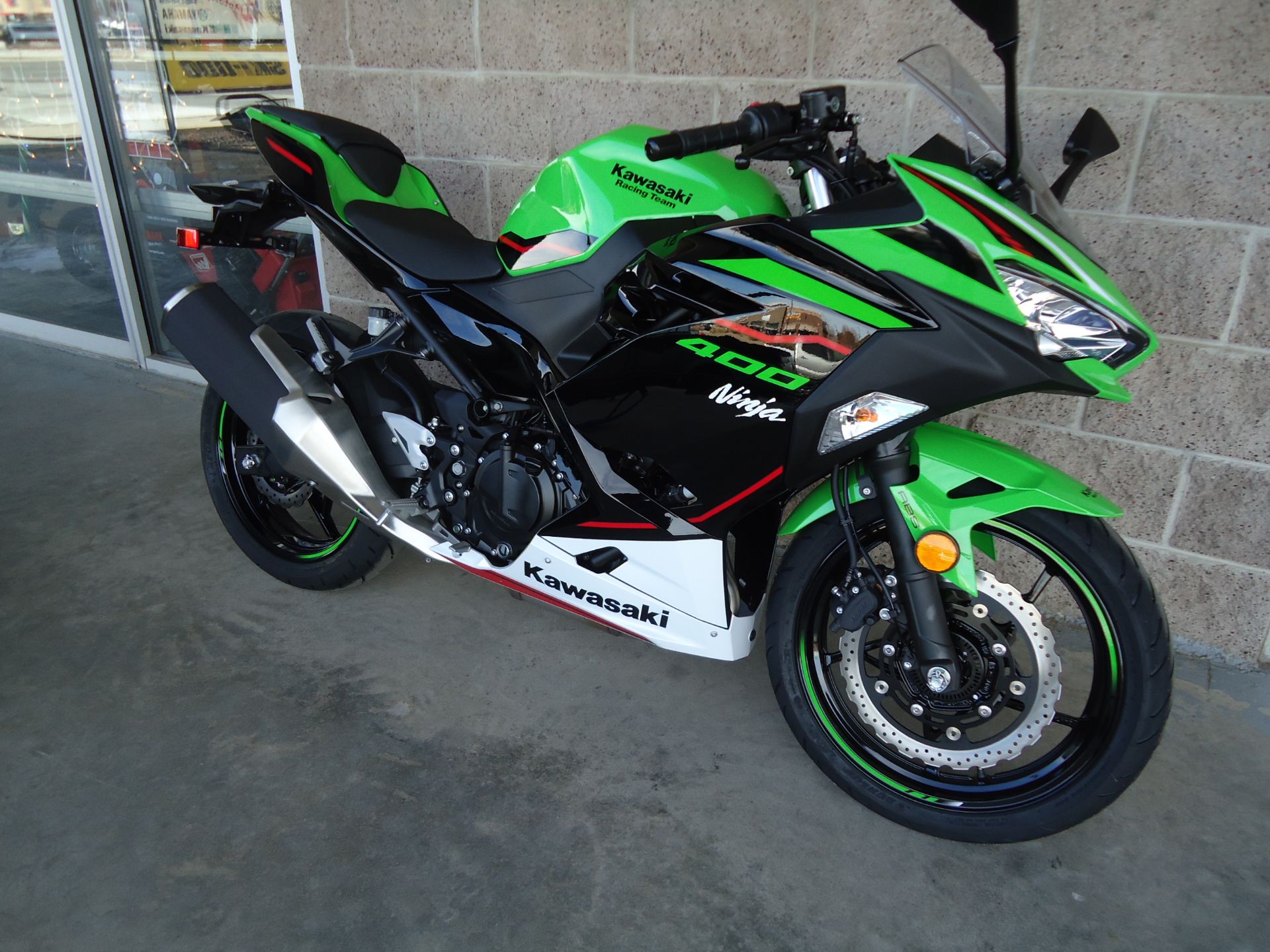 2022 Kawasaki Ninja 400 ABS KRT Edition in Denver, Colorado - Photo 15