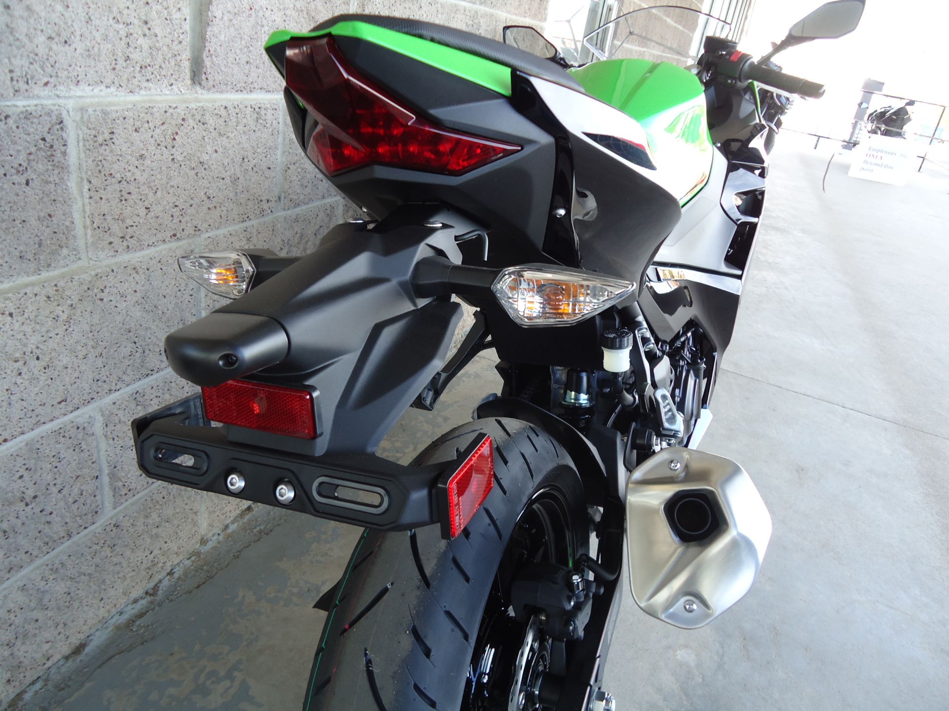 2022 Kawasaki Ninja 400 ABS KRT Edition in Denver, Colorado - Photo 10