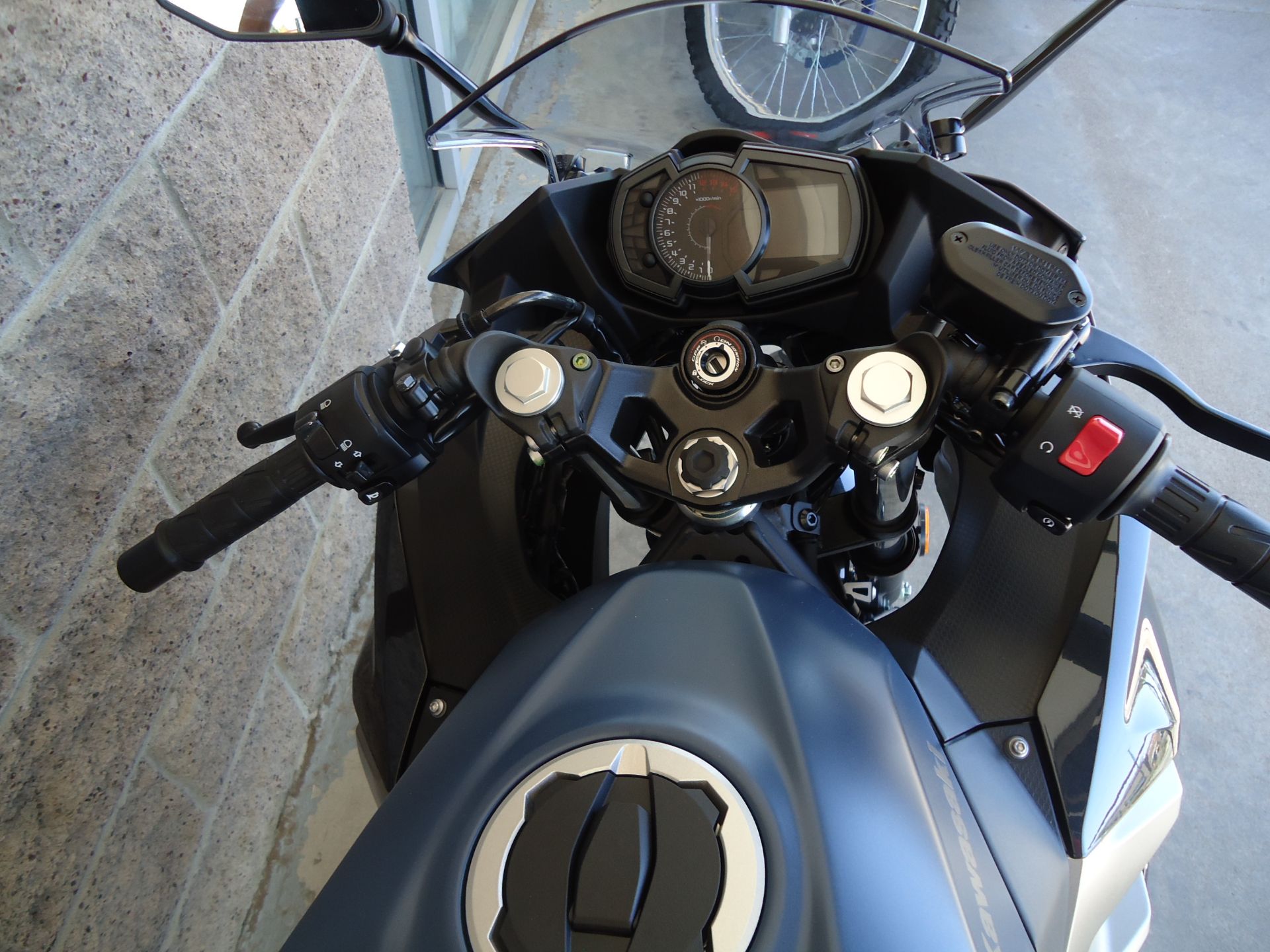 2023 Kawasaki Ninja 400 ABS in Denver, Colorado - Photo 10