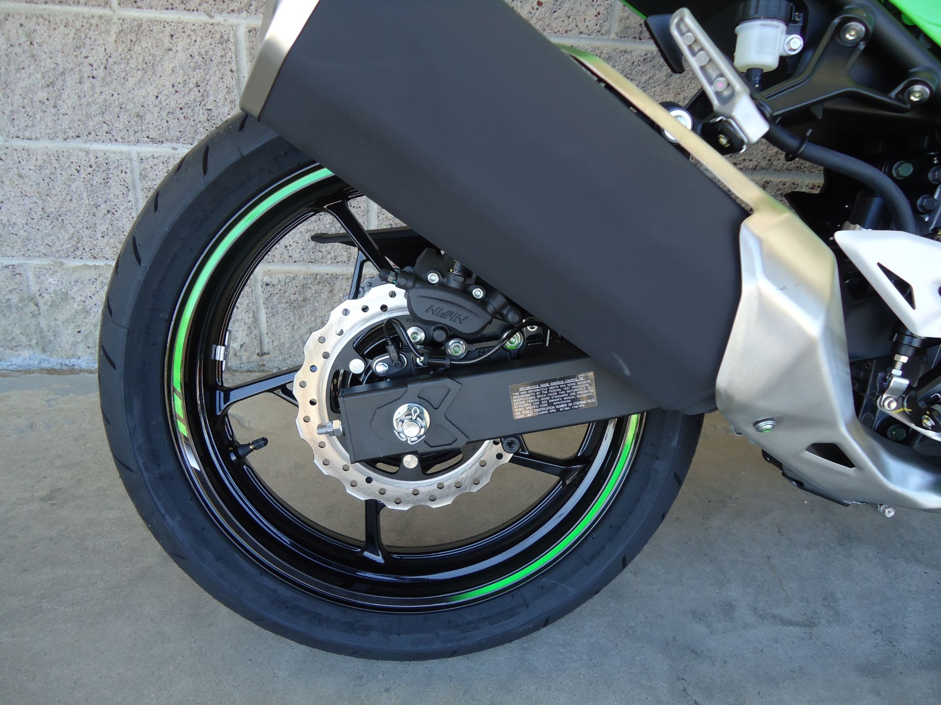 2023 Kawasaki Ninja 400 KRT Edition in Denver, Colorado - Photo 8