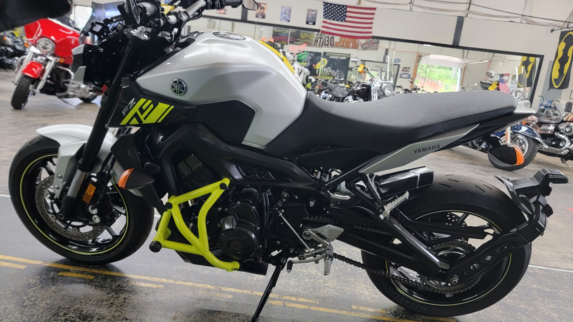 2017 Yamaha FZ-09 in Blacksburg, South Carolina - Photo 5