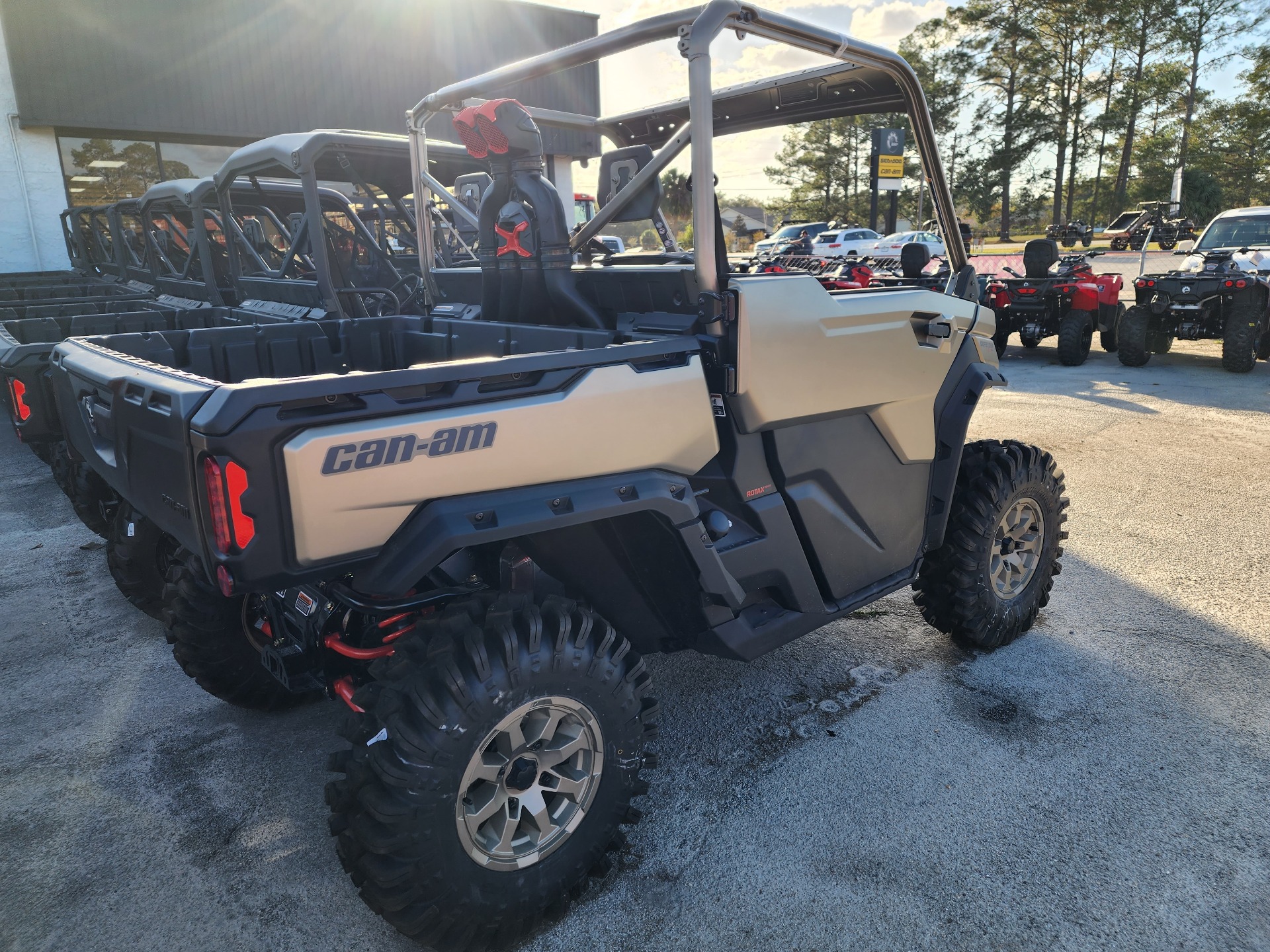 2023 Can-Am Defender X MR With Half Doors HD10 in Jesup, Georgia - Photo 5