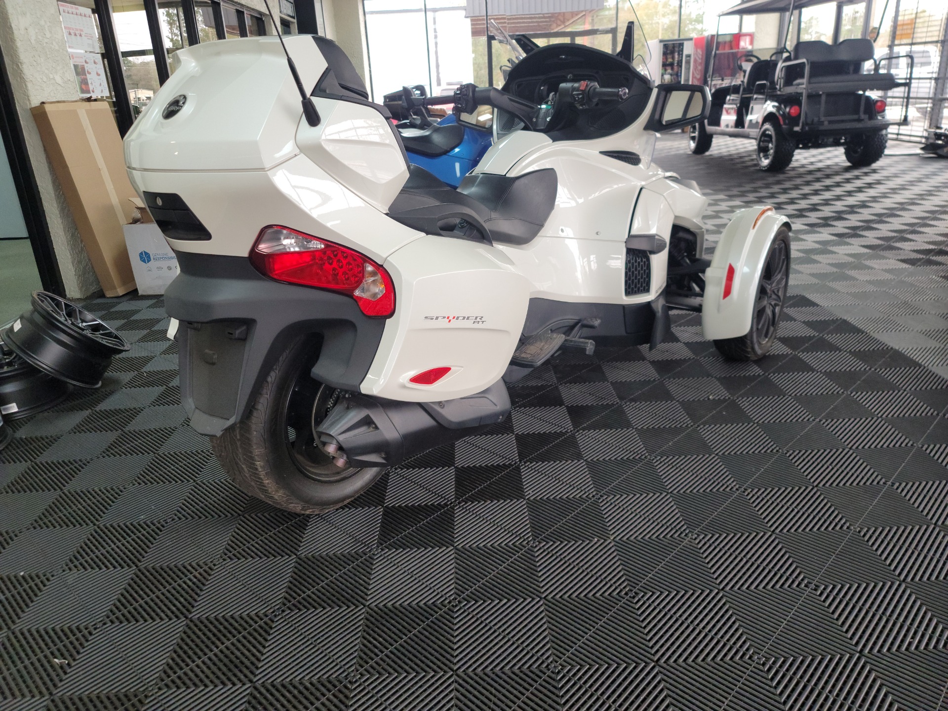 2019 Can-Am Spyder RT in Jesup, Georgia - Photo 5