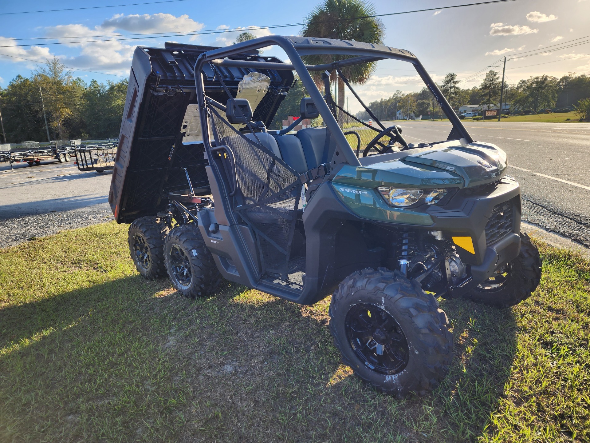 2023 Can-Am Defender 6x6 DPS HD10 in Jesup, Georgia - Photo 3