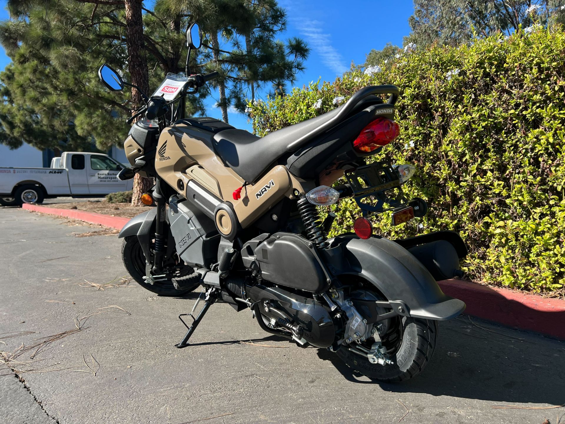 2022 Honda Navi in Goleta, California - Photo 6