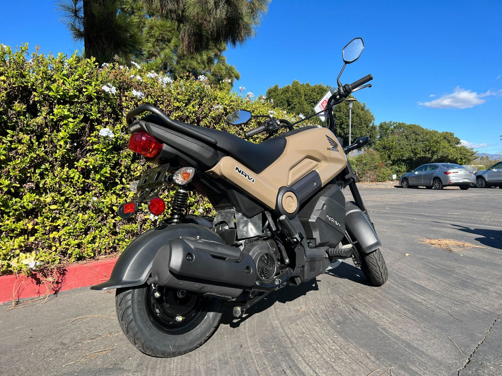 2022 Honda Navi in Goleta, California - Photo 2