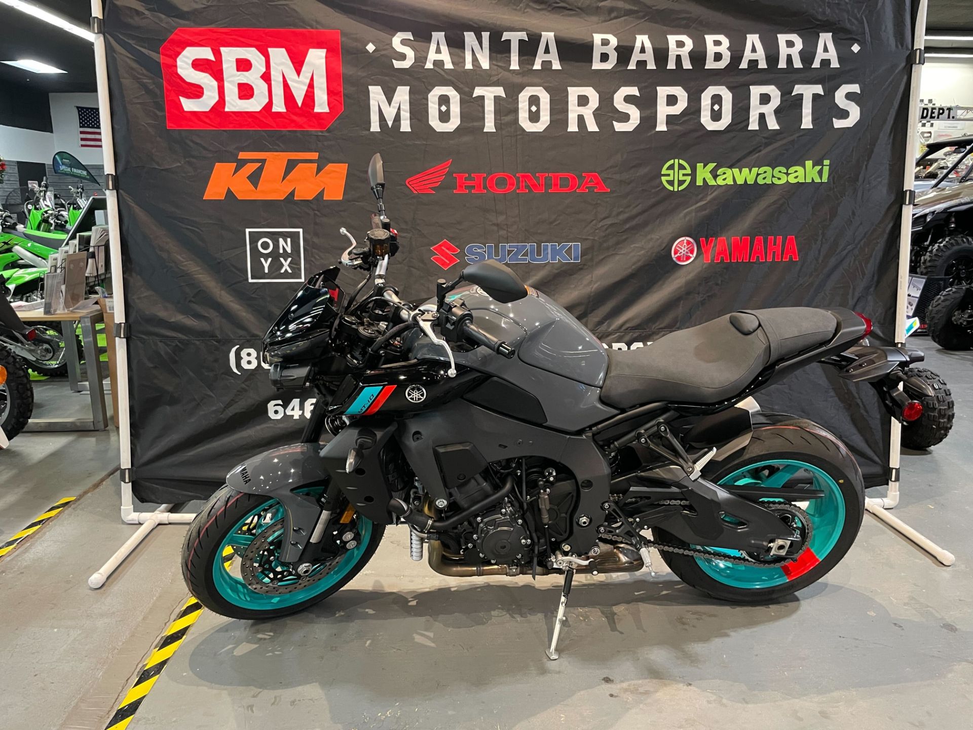 2022 Yamaha MT-10 in Goleta, California - Photo 2