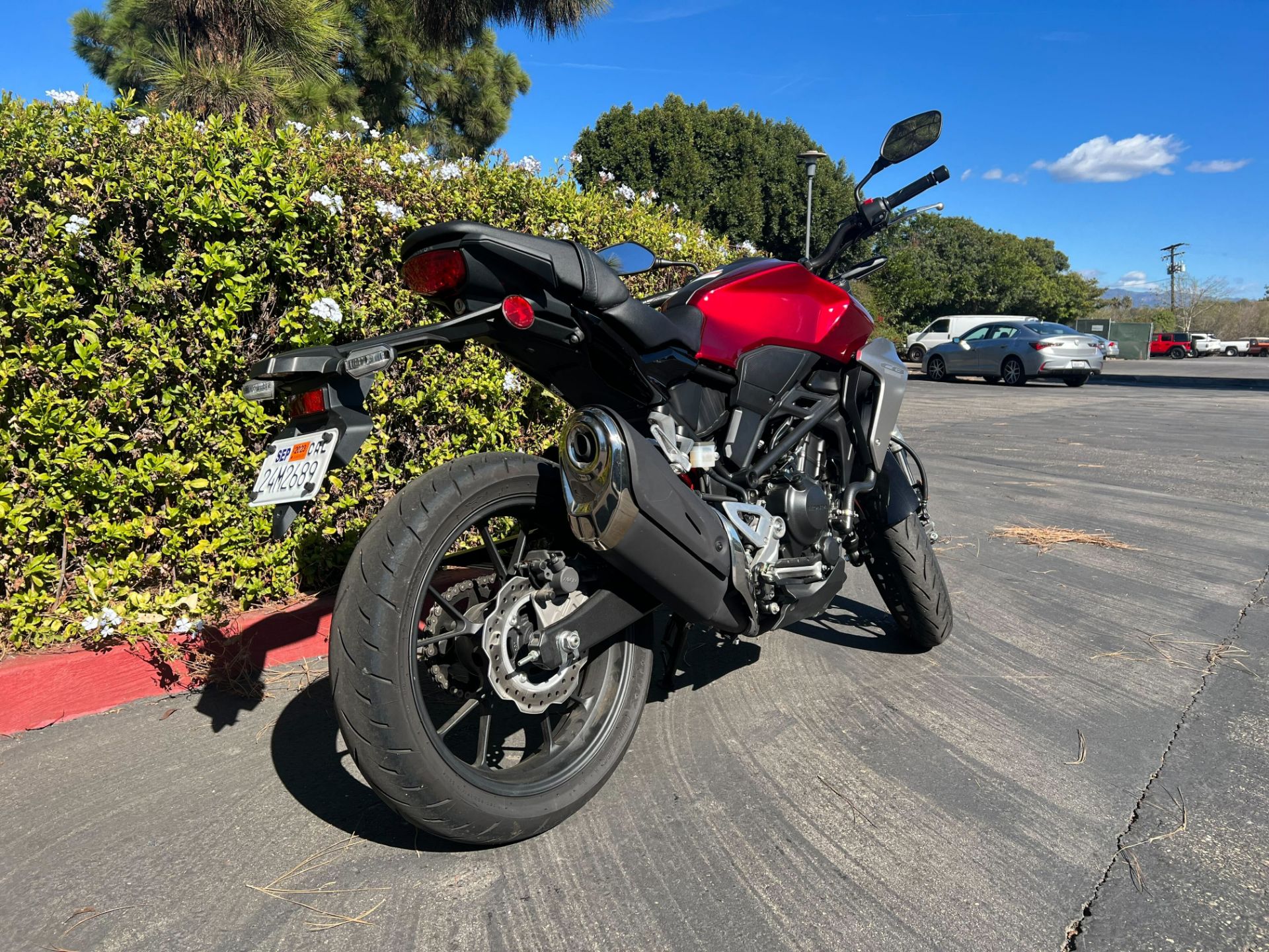 2019 Honda CB300R in Goleta, California - Photo 4