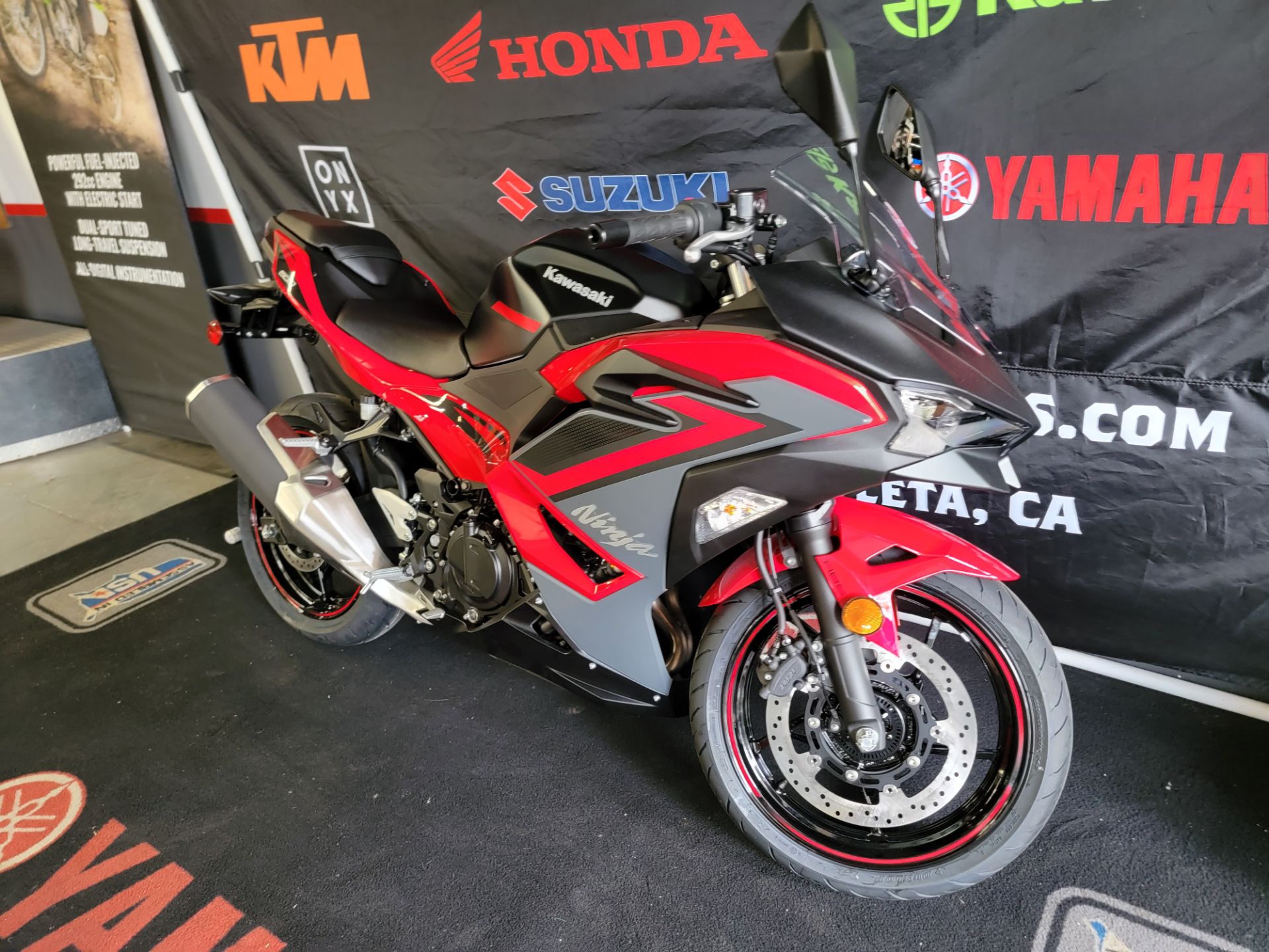 2024 Kawasaki Ninja 500 ABS in Goleta, California - Photo 2