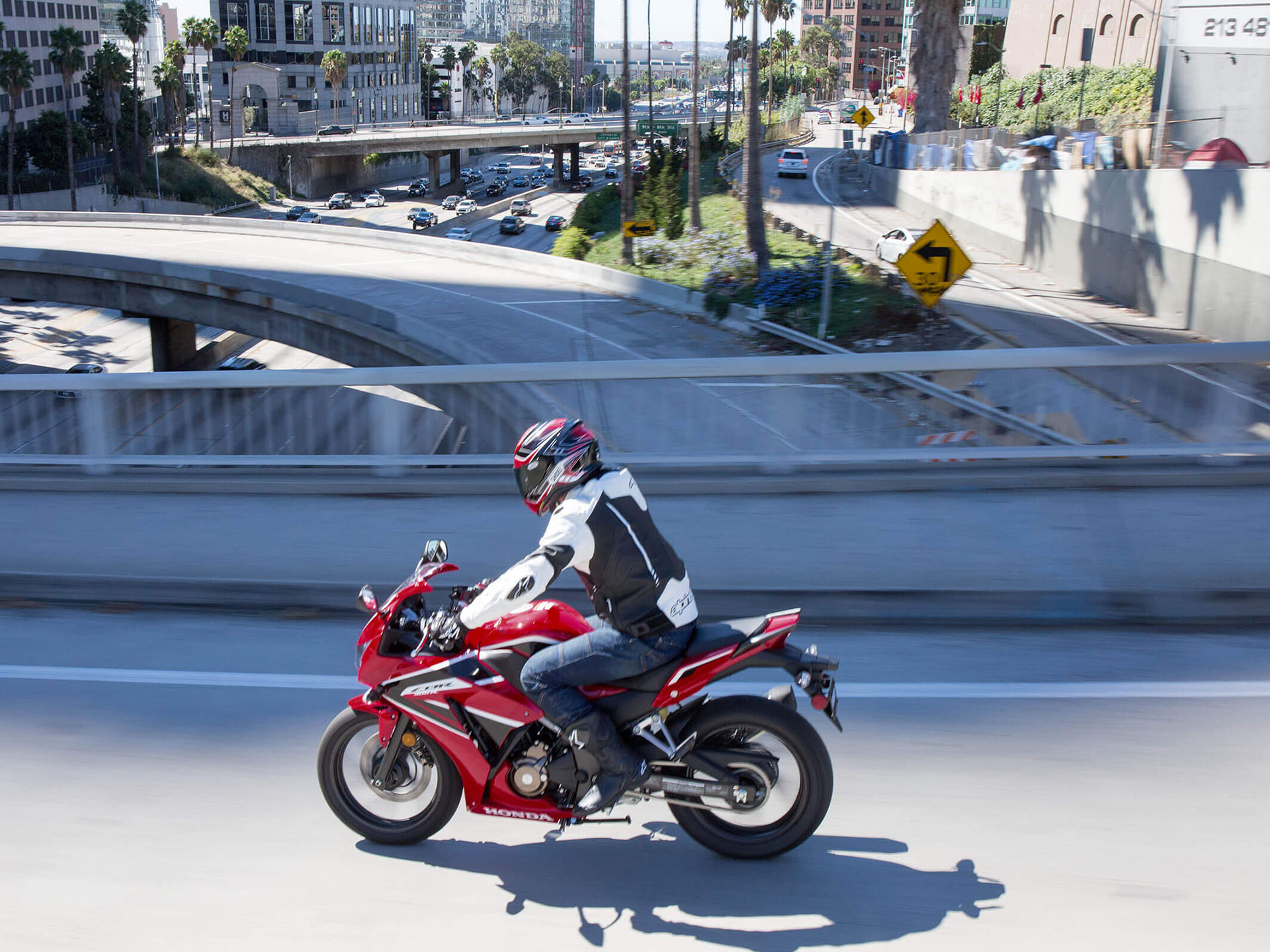 2022 Honda CBR300R in Goleta, California - Photo 4