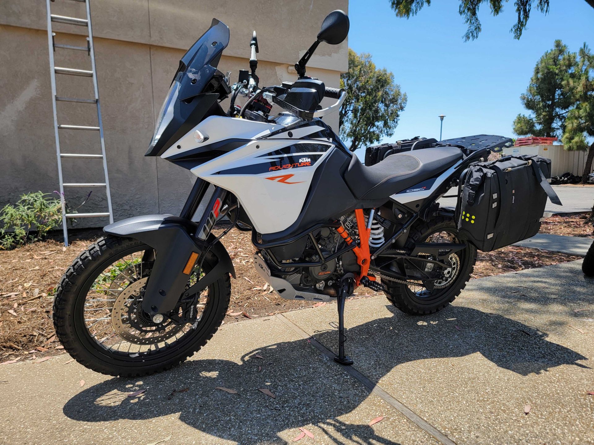 2017 KTM 1090 Adventure R in Goleta, California - Photo 2