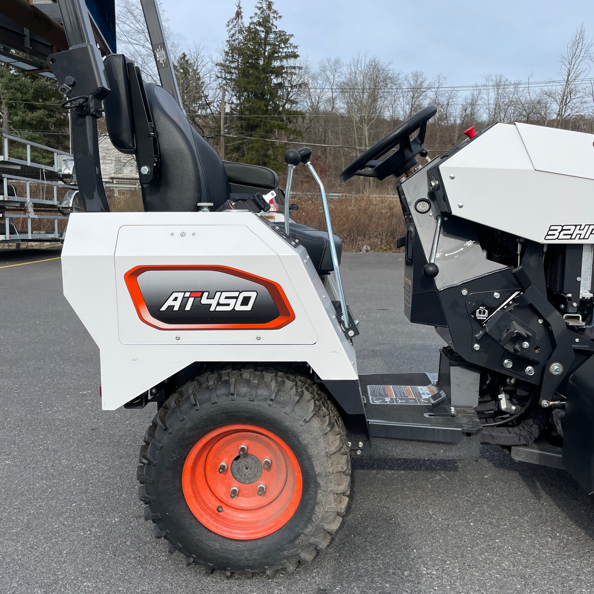 2023 Bobcat AT450 in Bartonsville, Pennsylvania - Photo 4