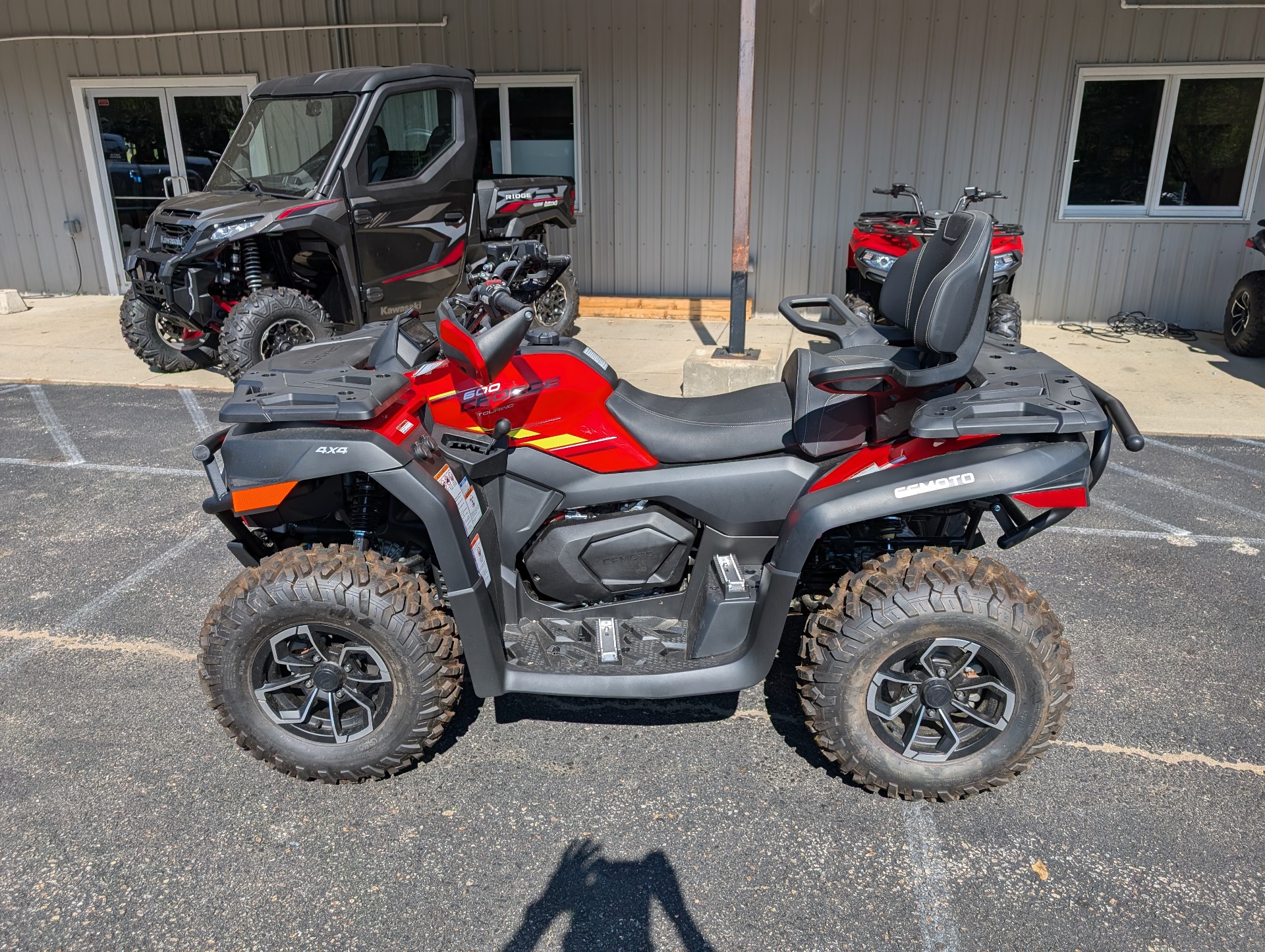 2024 CFMOTO CForce 600 Touring in Lebanon, Maine - Photo 8