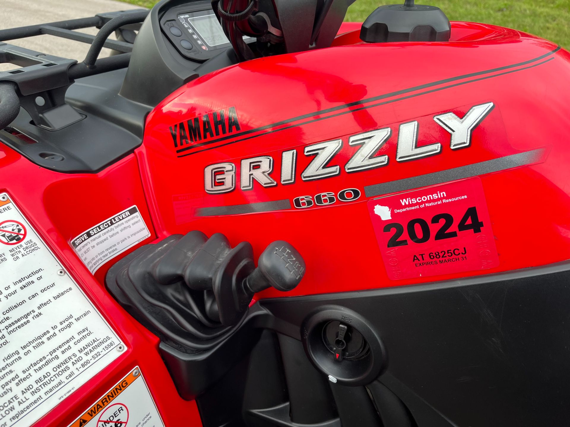 2004 Yamaha Grizzly 660 in Belvidere, Illinois - Photo 8