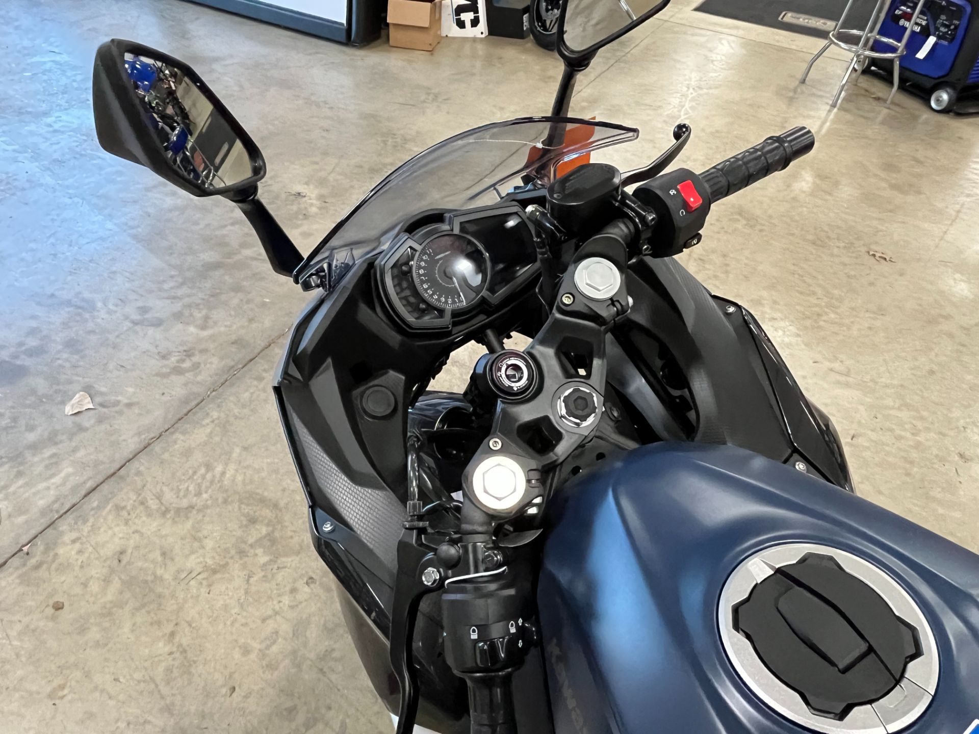 2023 Kawasaki Ninja 400 ABS in Belvidere, Illinois - Photo 8