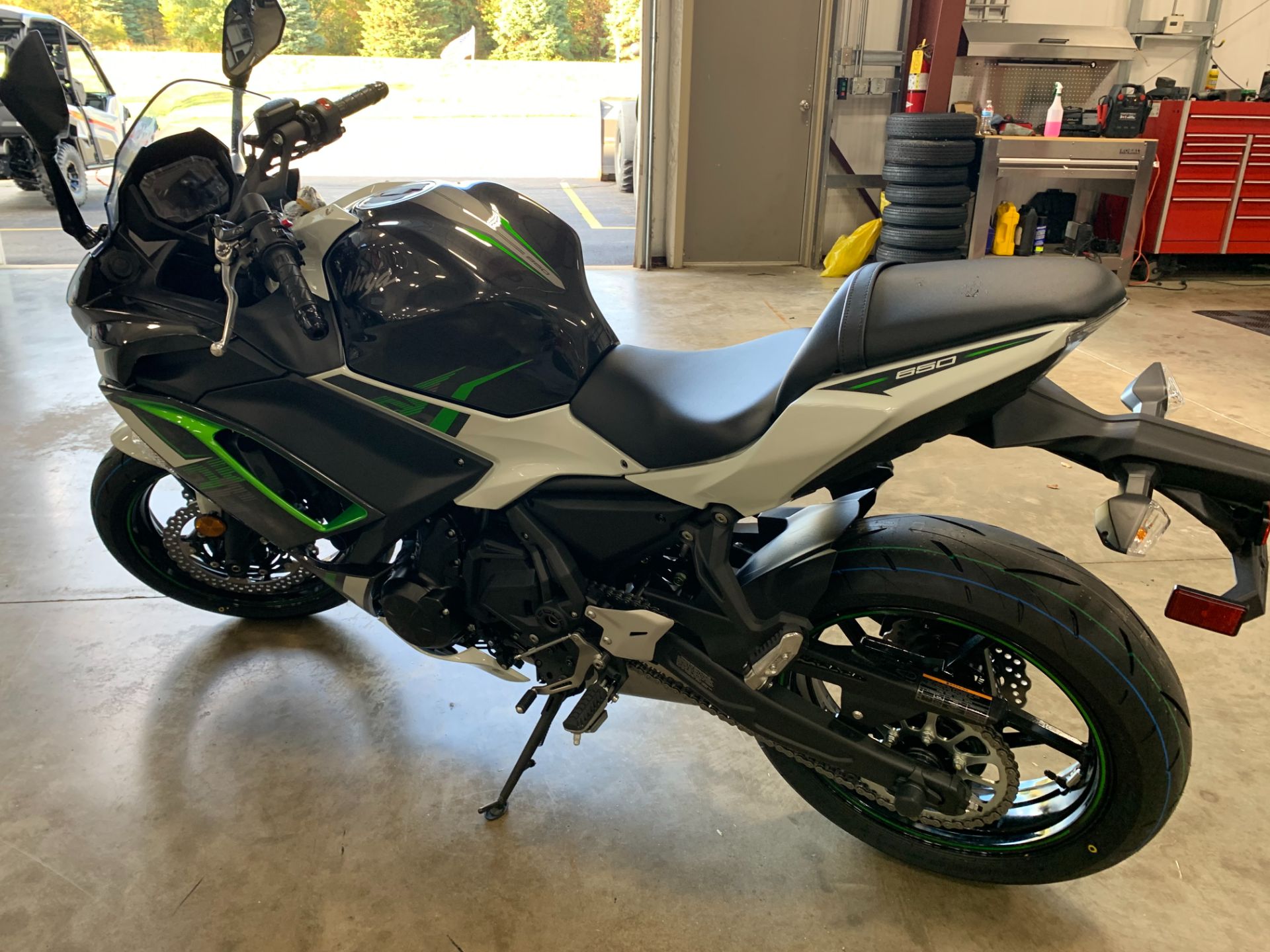 2022 Kawasaki Ninja 650 in Belvidere, Illinois - Photo 3