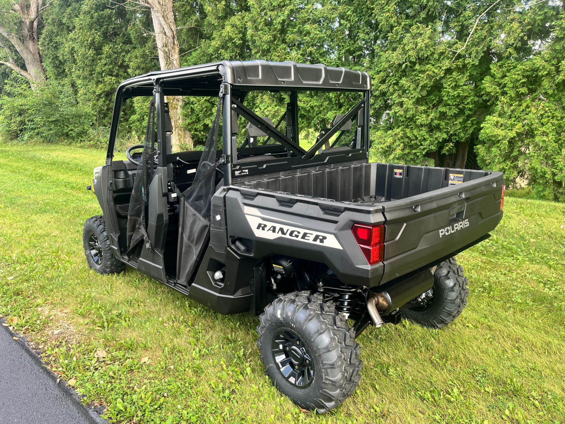 2025 Polaris Ranger Crew 1000 Premium in Belvidere, Illinois - Photo 2