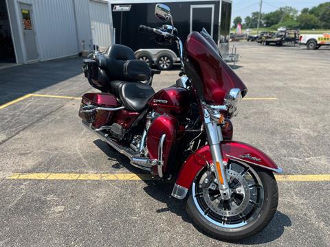 2017 Harley-Davidson Ultra Limited in Belvidere, Illinois - Photo 2