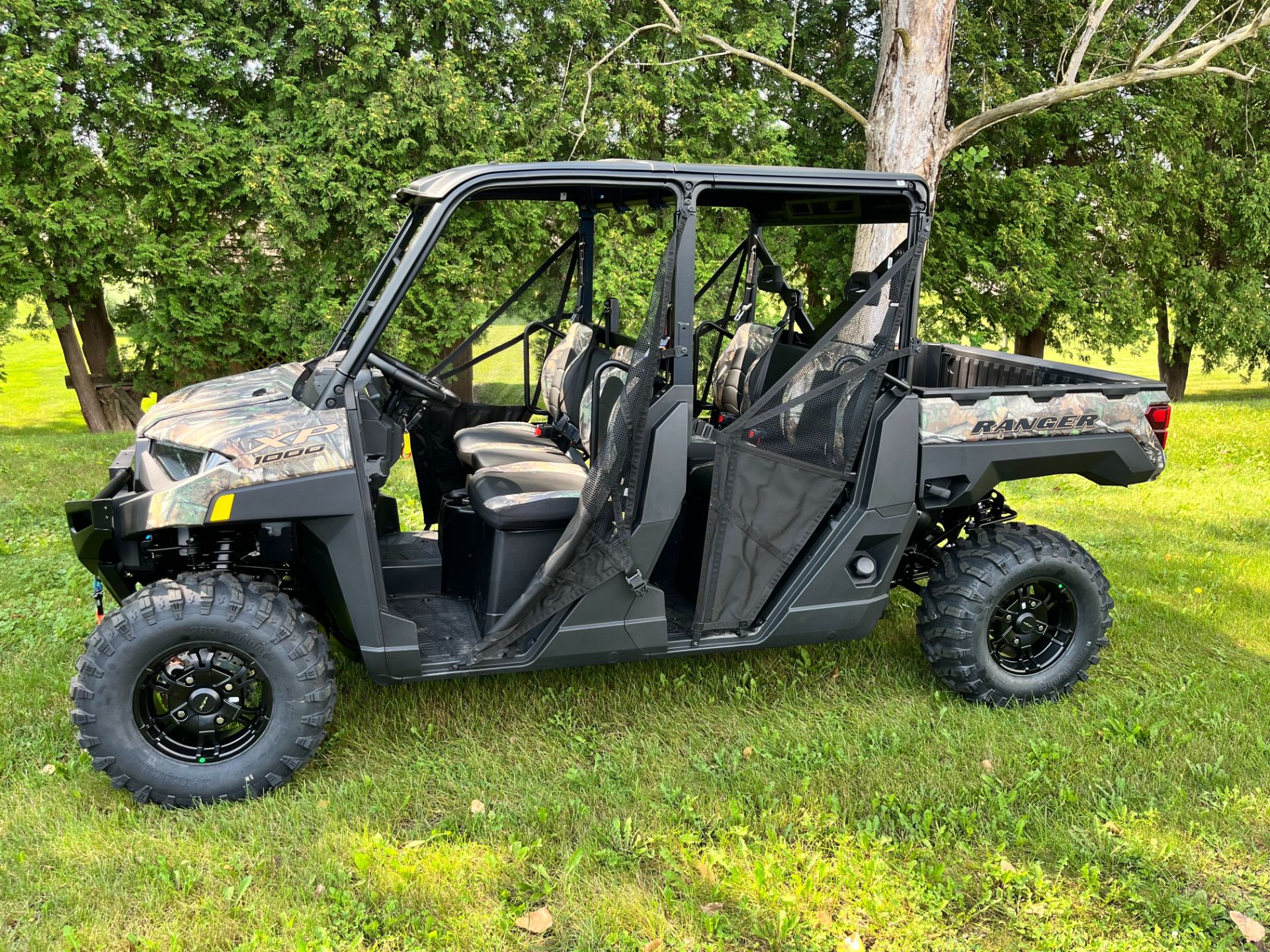 2025 Polaris Ranger Crew XP 1000 Premium in Belvidere, Illinois - Photo 2