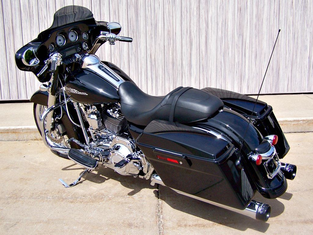 2012 Harley-Davidson Street Glide® in Erie, Pennsylvania - Photo 8