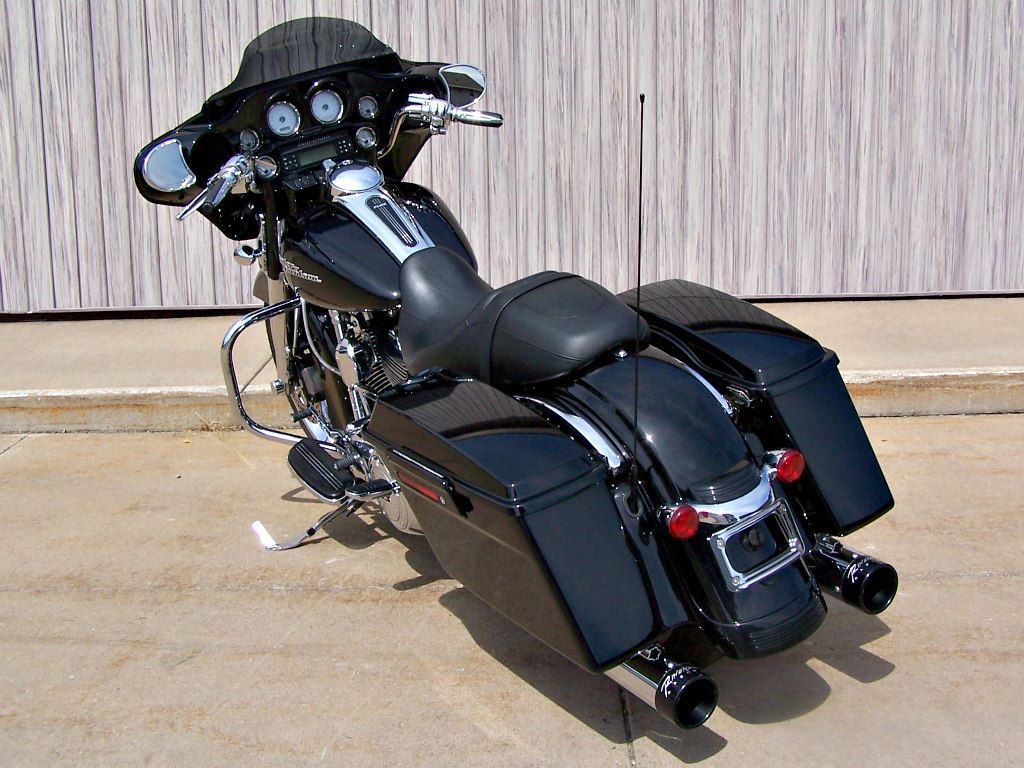 2012 Harley-Davidson Street Glide® in Erie, Pennsylvania - Photo 9