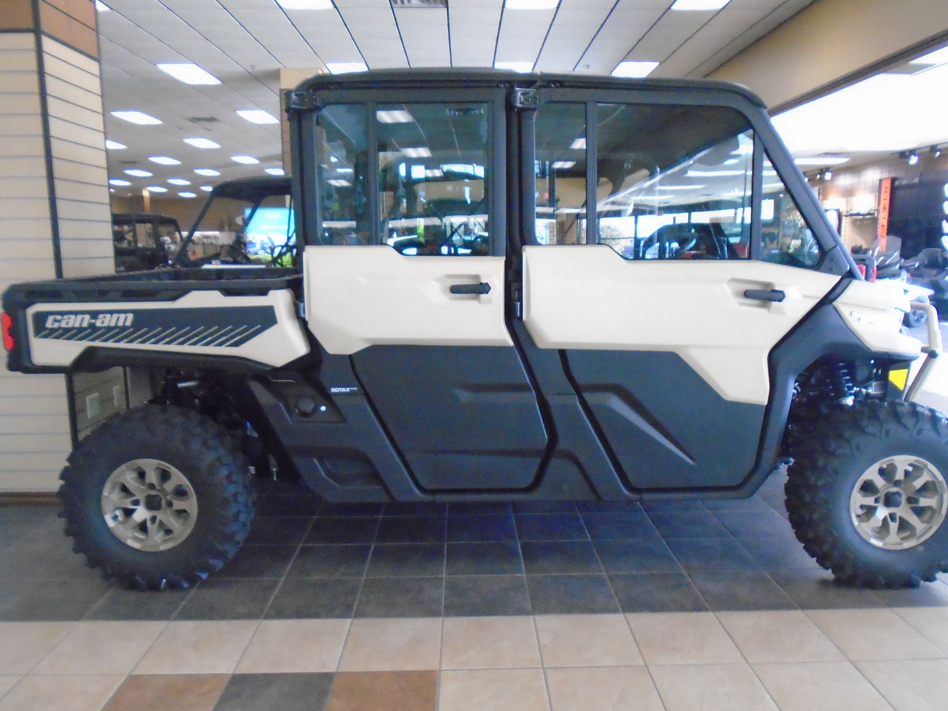 2024 Can-Am Defender MAX Limited HD10 in Shawnee, Oklahoma