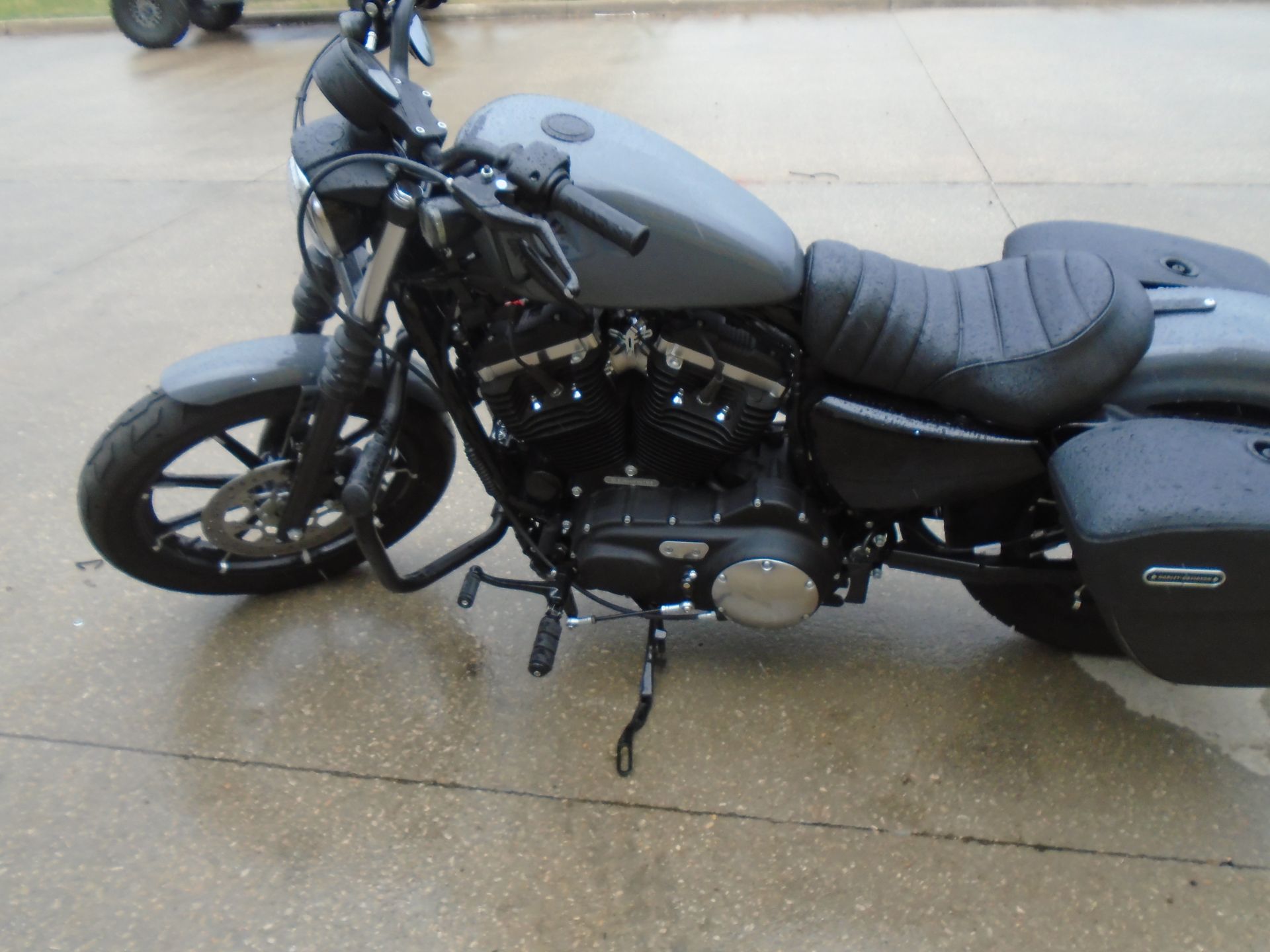 2022 Harley-Davidson Iron 883™ in Shawnee, Oklahoma - Photo 2