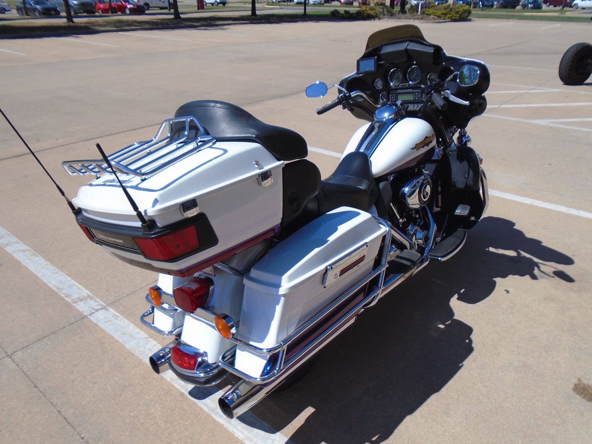 2010 Harley-Davidson Electra Glide® Ultra Limited in Shawnee, Oklahoma - Photo 3