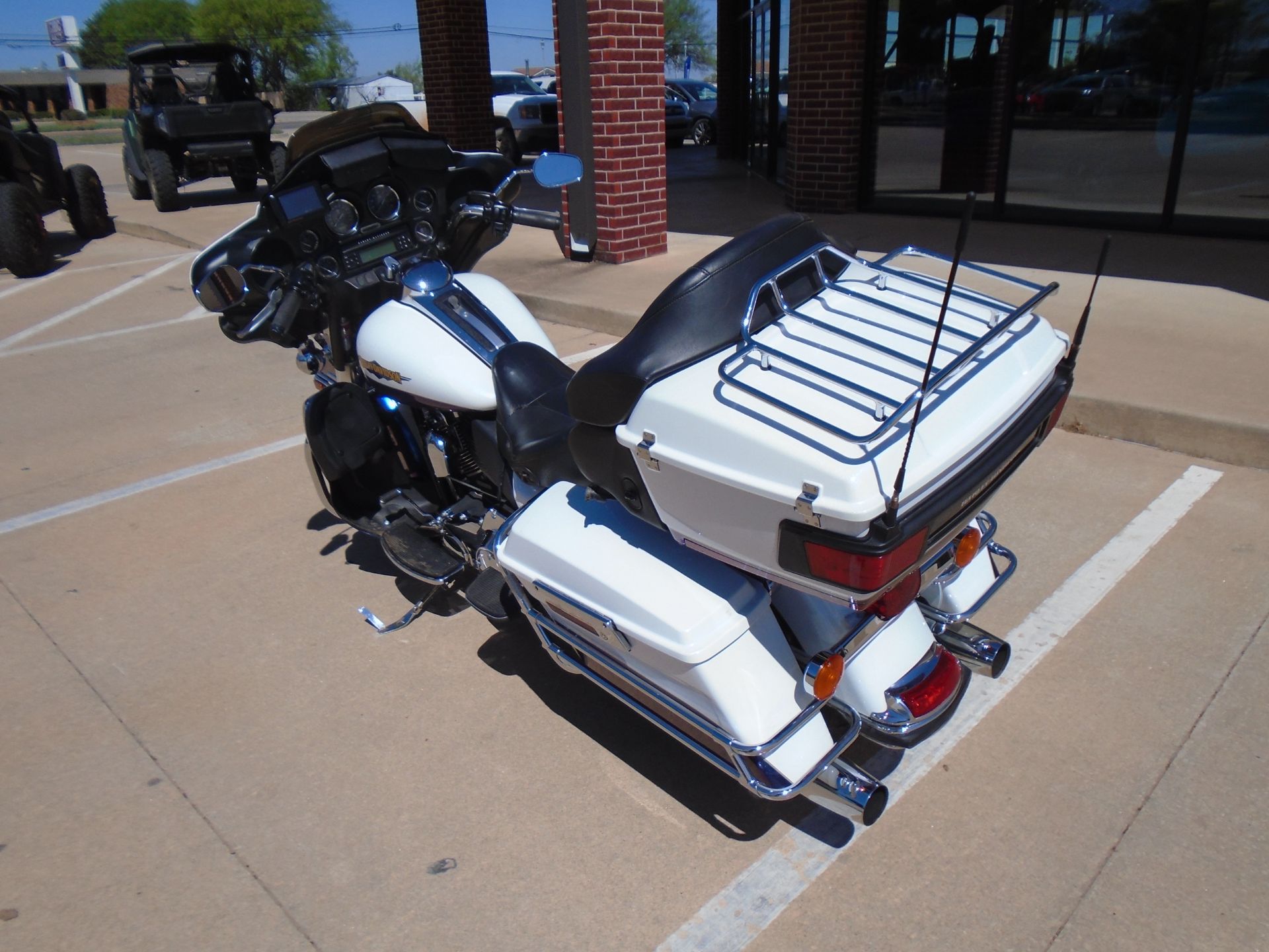 2010 Harley-Davidson Electra Glide® Ultra Limited in Shawnee, Oklahoma - Photo 4