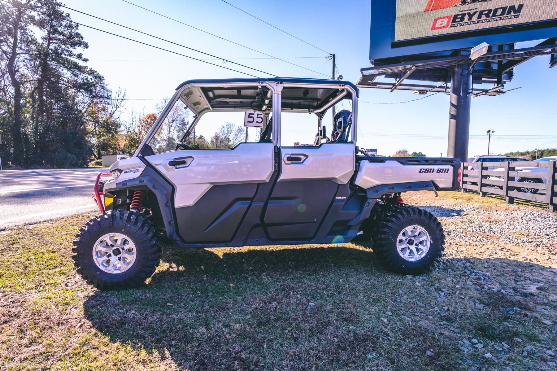 2024 Can-Am Defender MAX X MR With Half Doors HD10 in Byron, Georgia - Photo 5