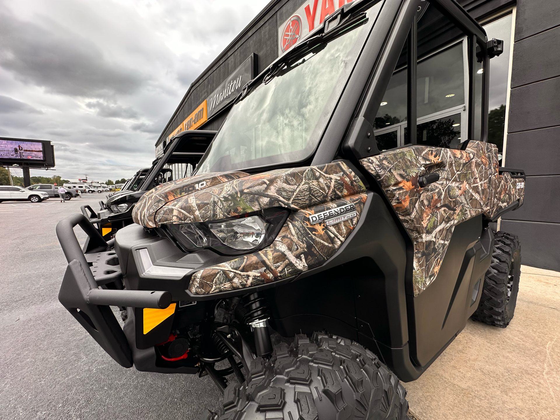 2025 Can-Am Defender Limited in Byron, Georgia - Photo 3