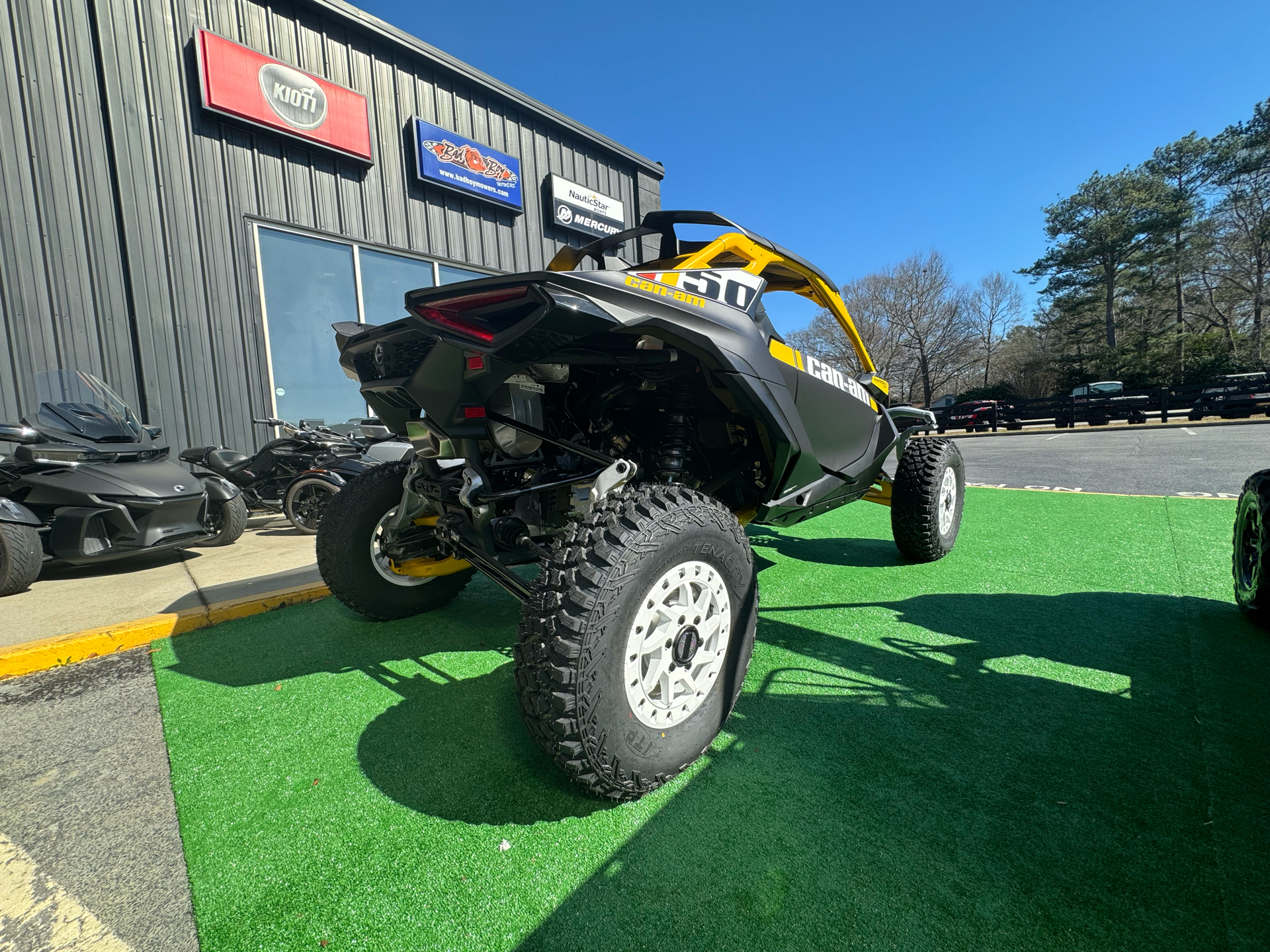 2024 Can-Am Maverick R X RS with Smart-Shox 999T DCT in Byron, Georgia - Photo 5