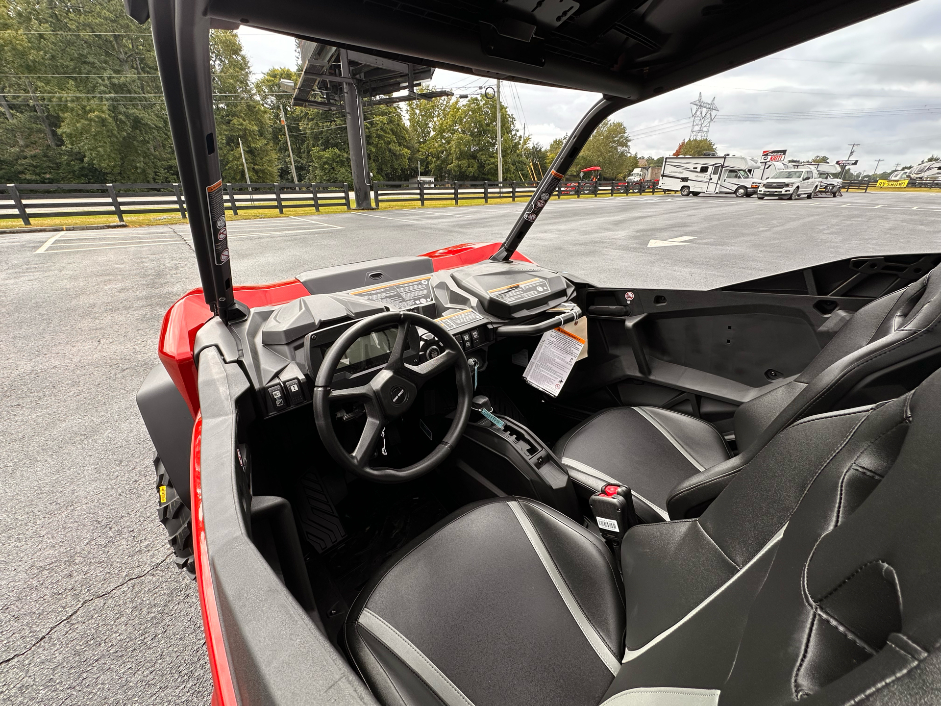 2025 Can-Am Commander MAX XT 700 in Byron, Georgia - Photo 2