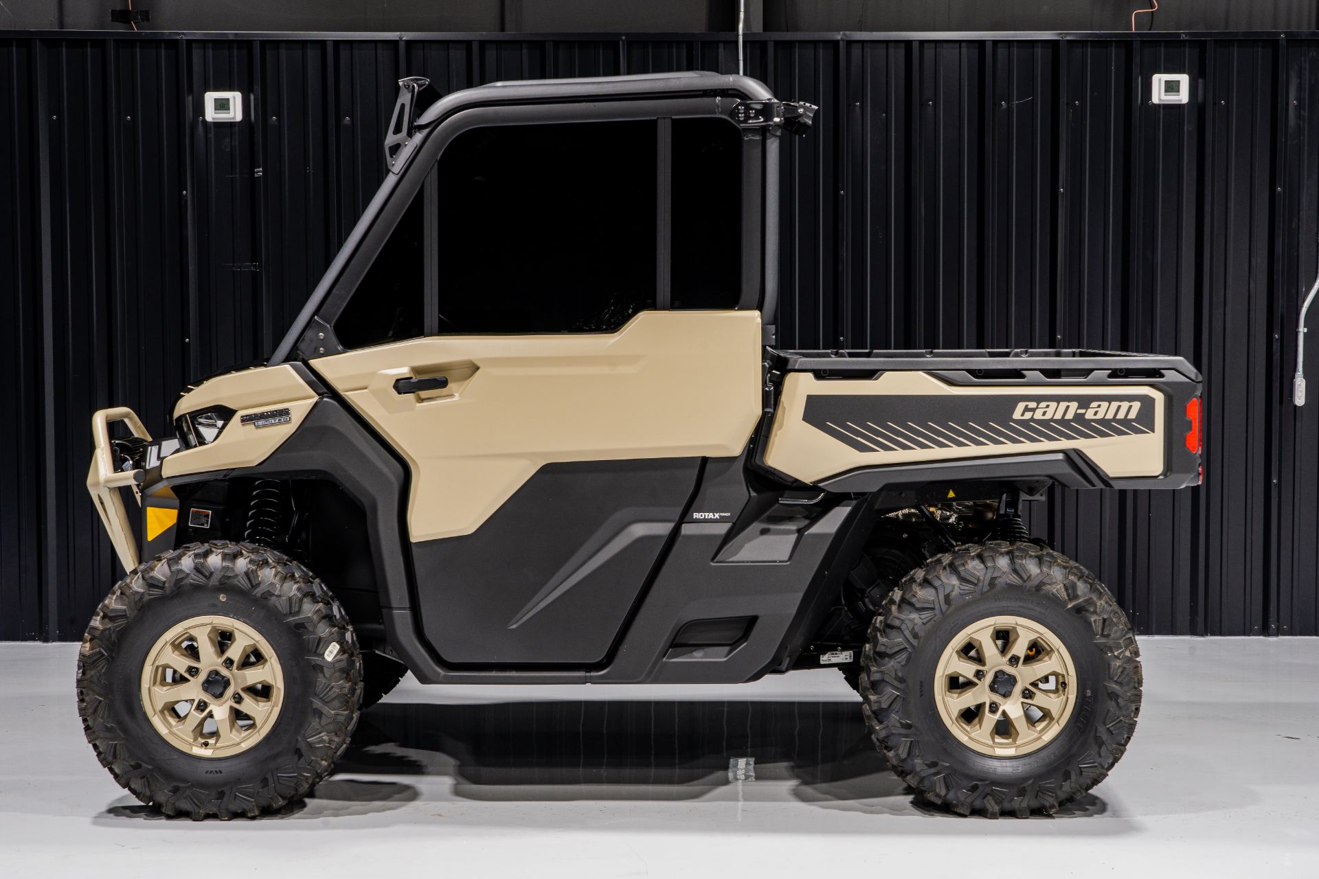 Certified PreOwned 2023 CanAm Defender Limited CAB HD10, Byron GA