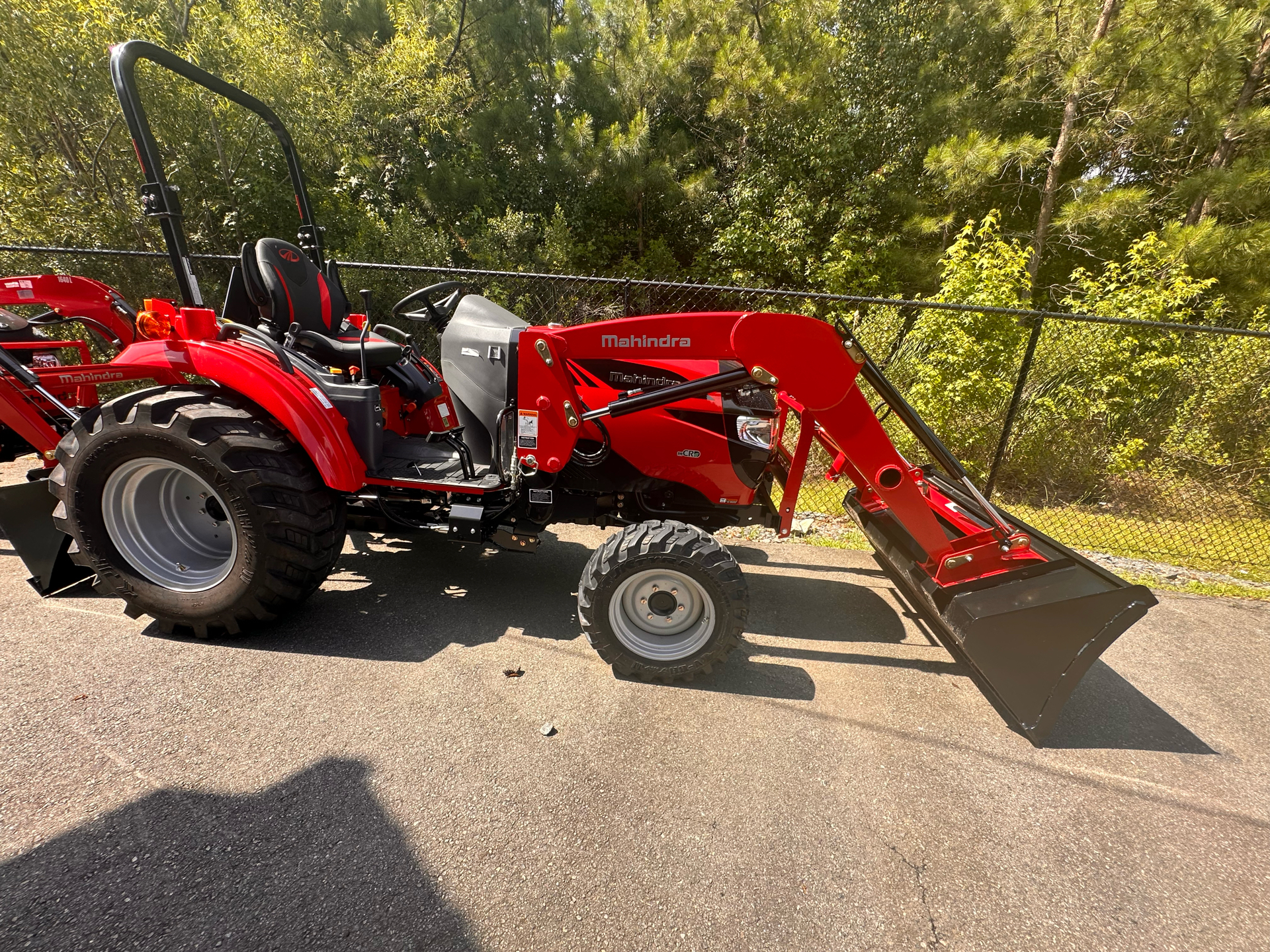 2024 Mahindra 1640 Shuttle in Byron, Georgia - Photo 3