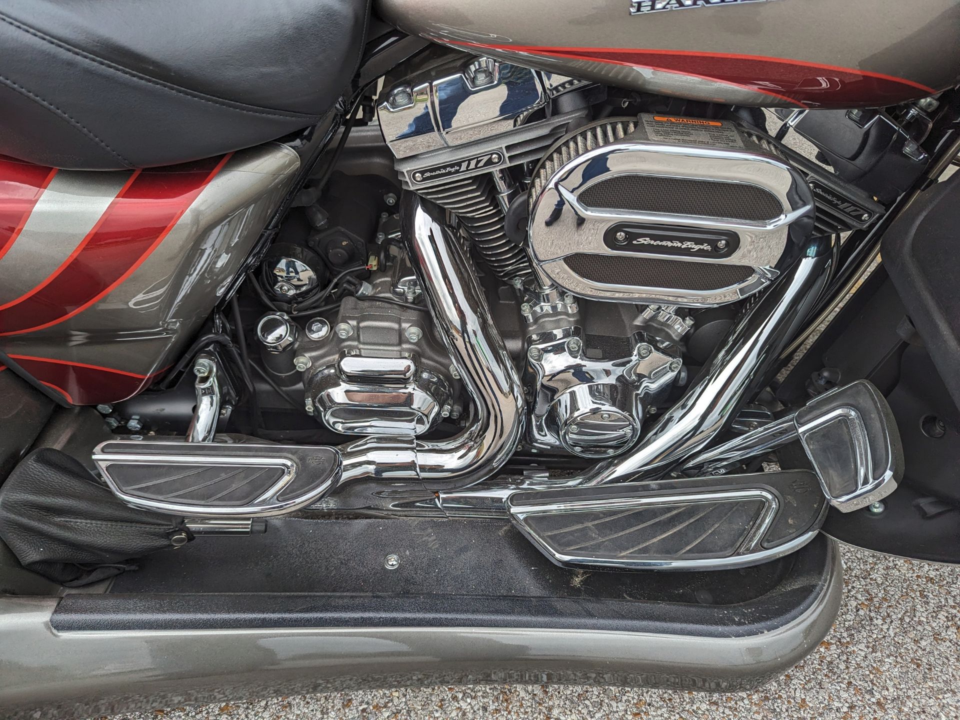 2016 Harley-Davidson CVO™ Road Glide™ Ultra in Springfield, Missouri - Photo 22