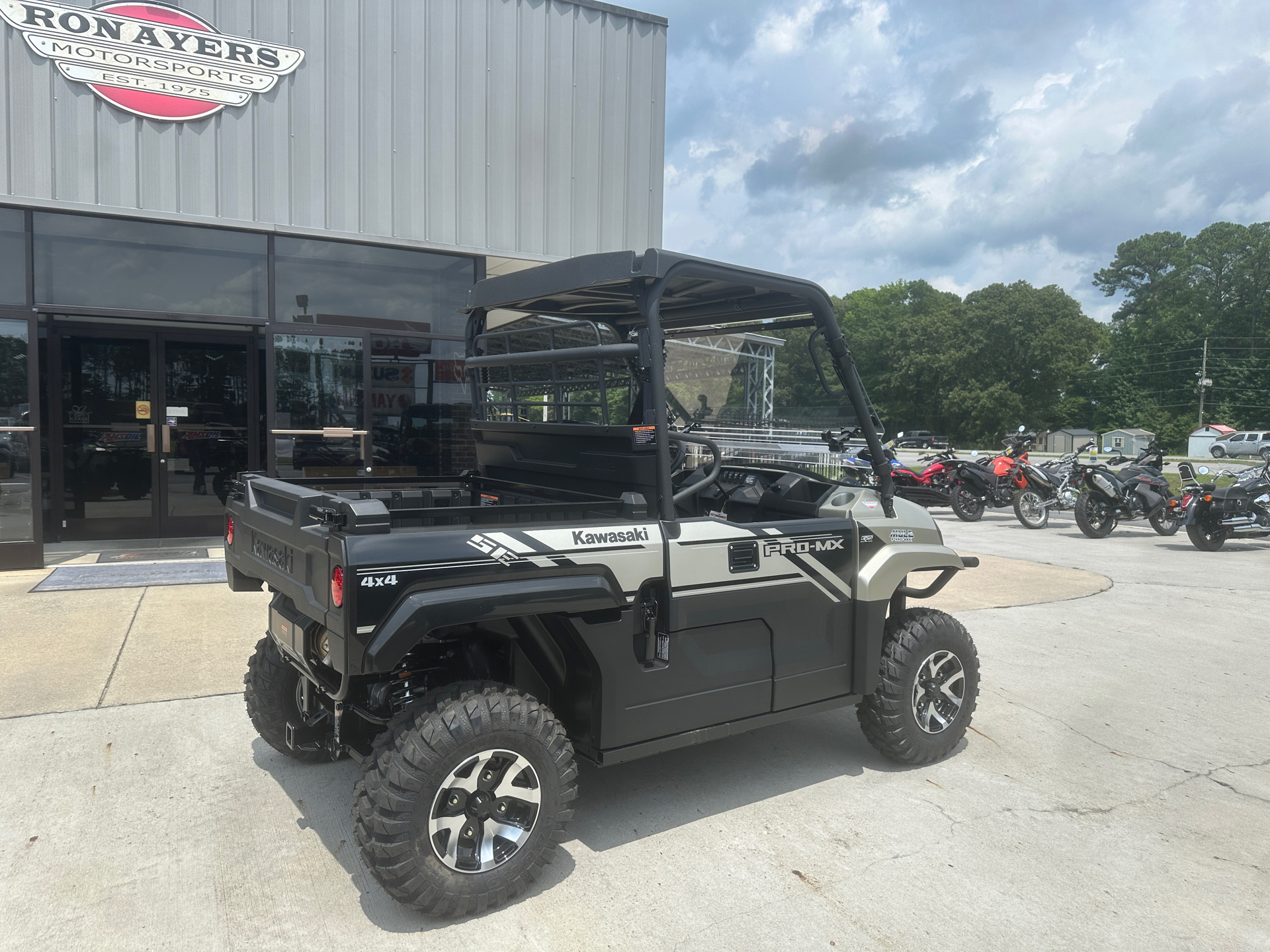 2025 Kawasaki MULE PRO-MX SE in Greenville, North Carolina - Photo 3