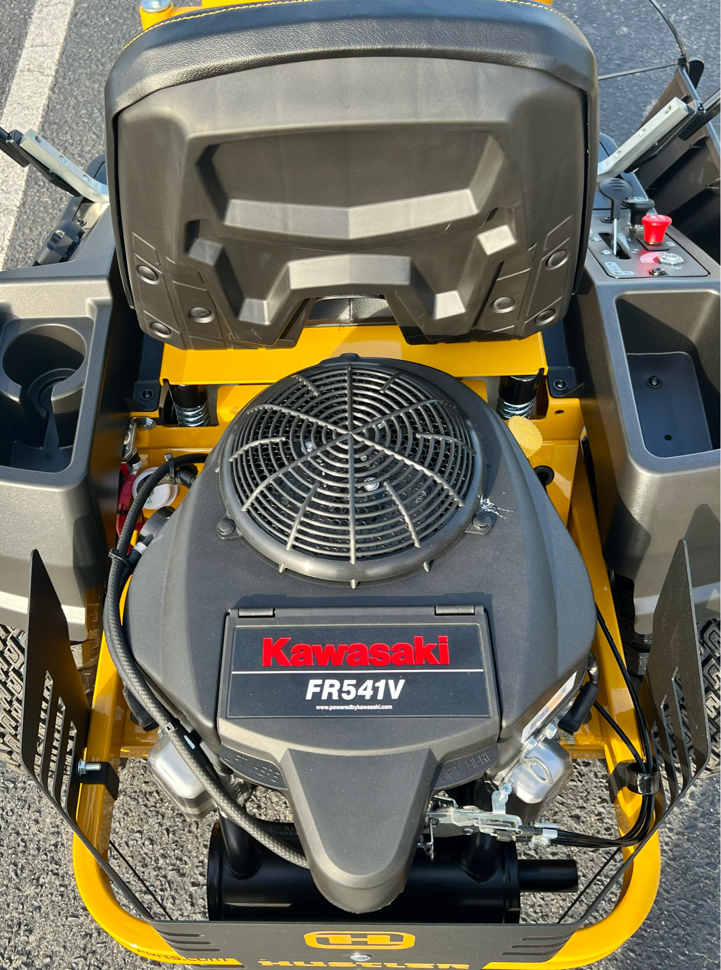2023 Hustler Turf Equipment Dash XD 34 in. Kawasaki FR541 15 hp in Greenville, North Carolina - Photo 10