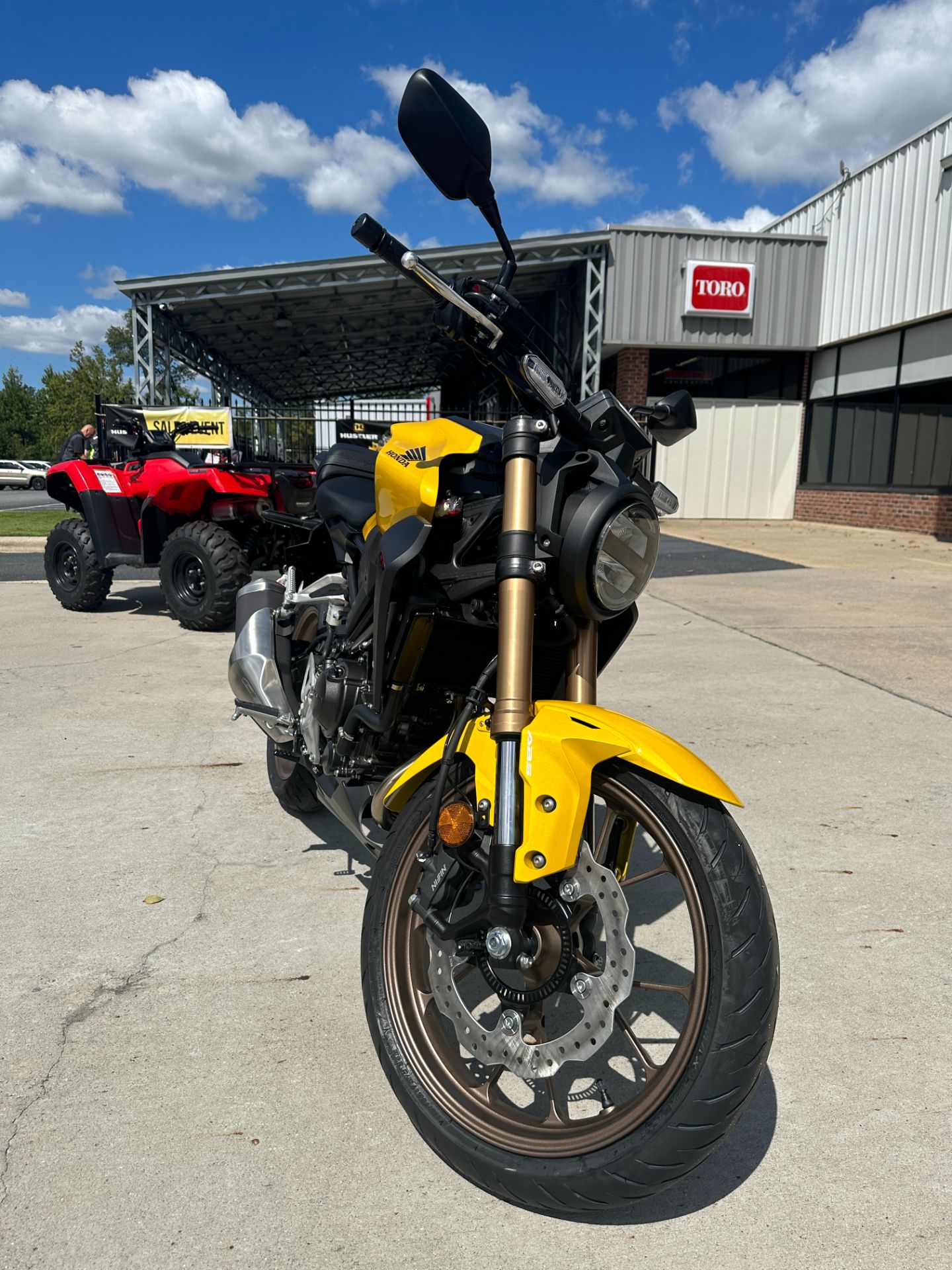 2023 Honda CB300R ABS in Greenville, North Carolina - Photo 14